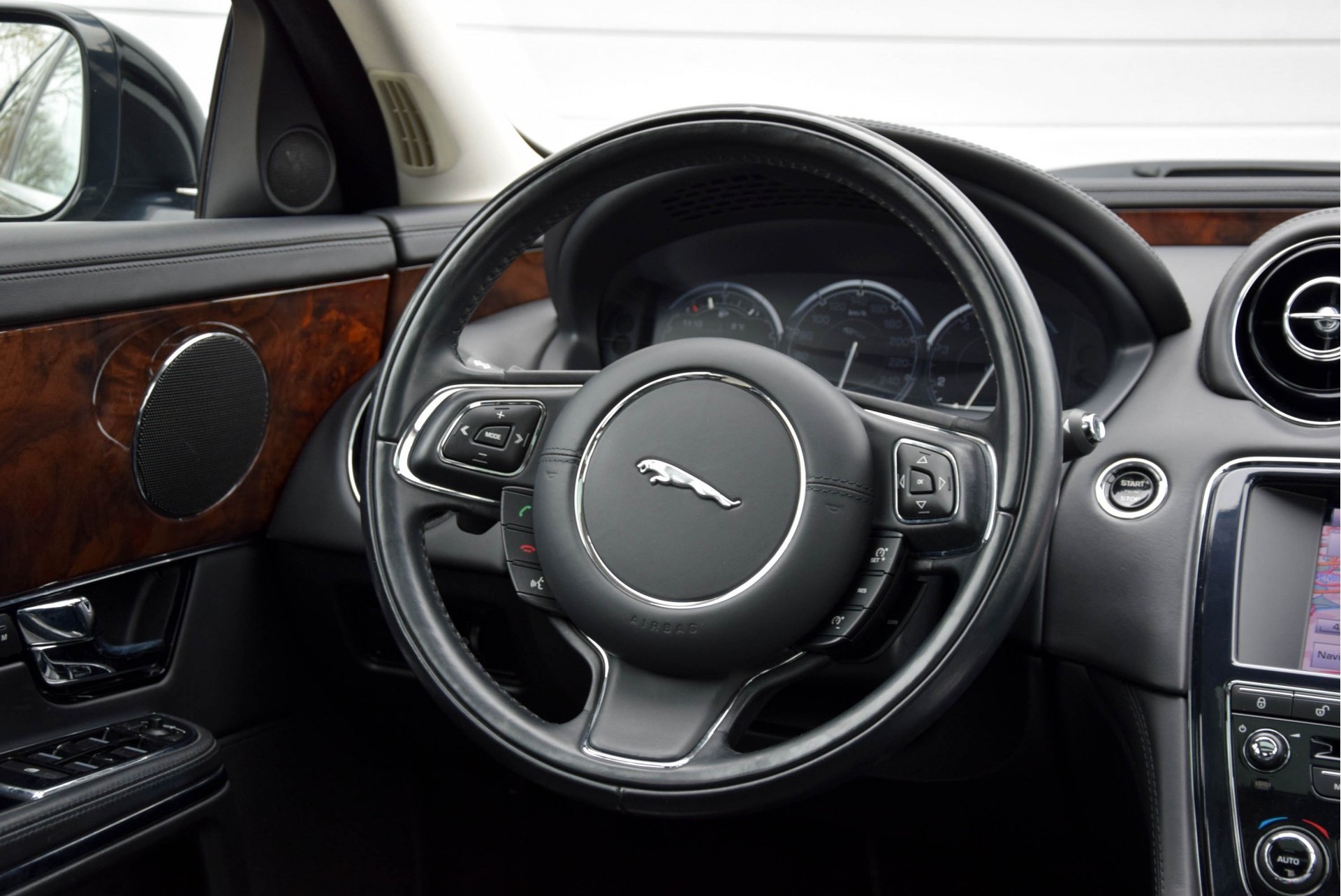 Jaguar XJ 3.0 V6D Premium Luxury Pano/Keyless/Camera/Memory Aut8 Foto 15