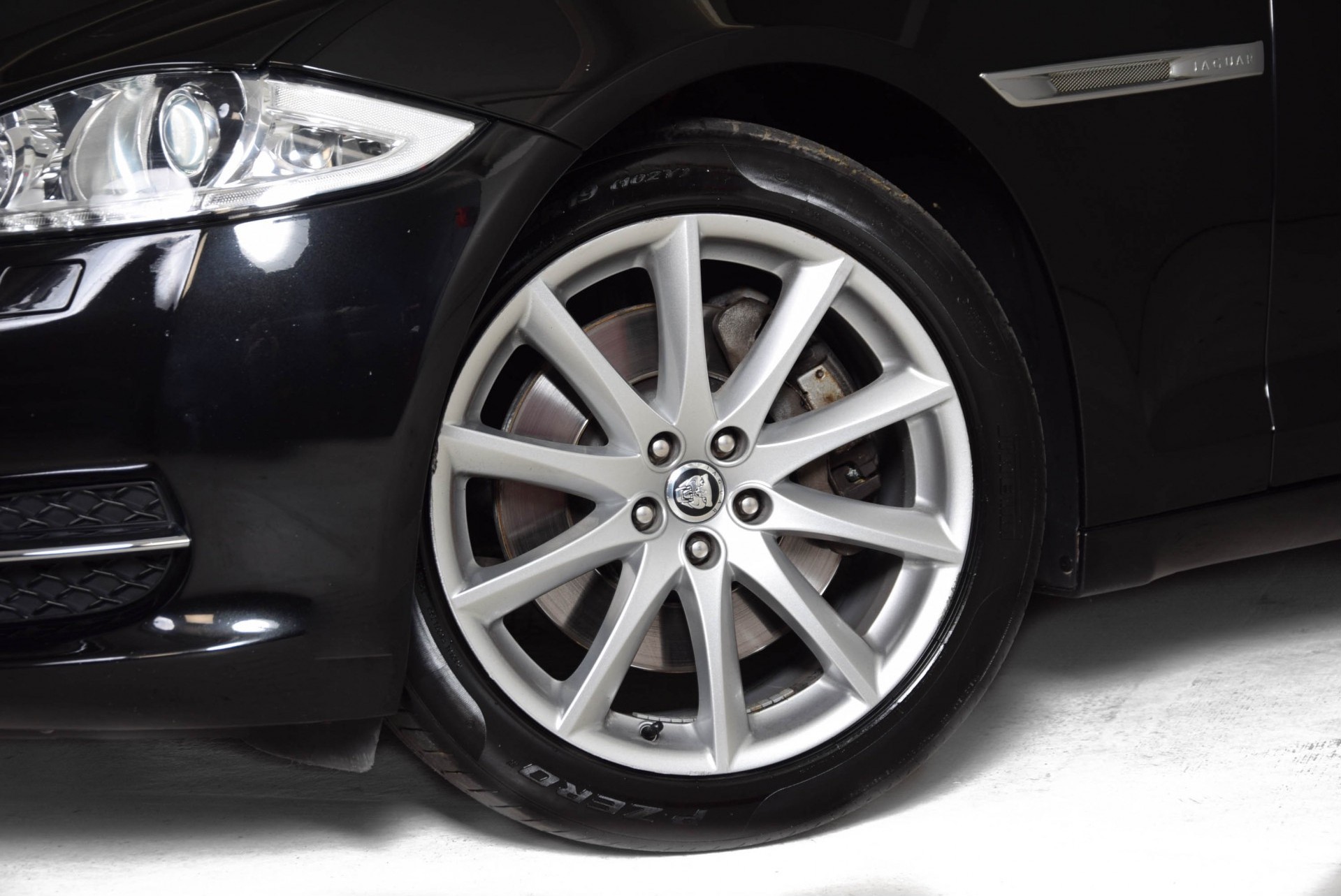 Jaguar XJ 3.0 V6D Premium Luxury Pano/Keyless/Camera/Memory Aut8 Foto 24