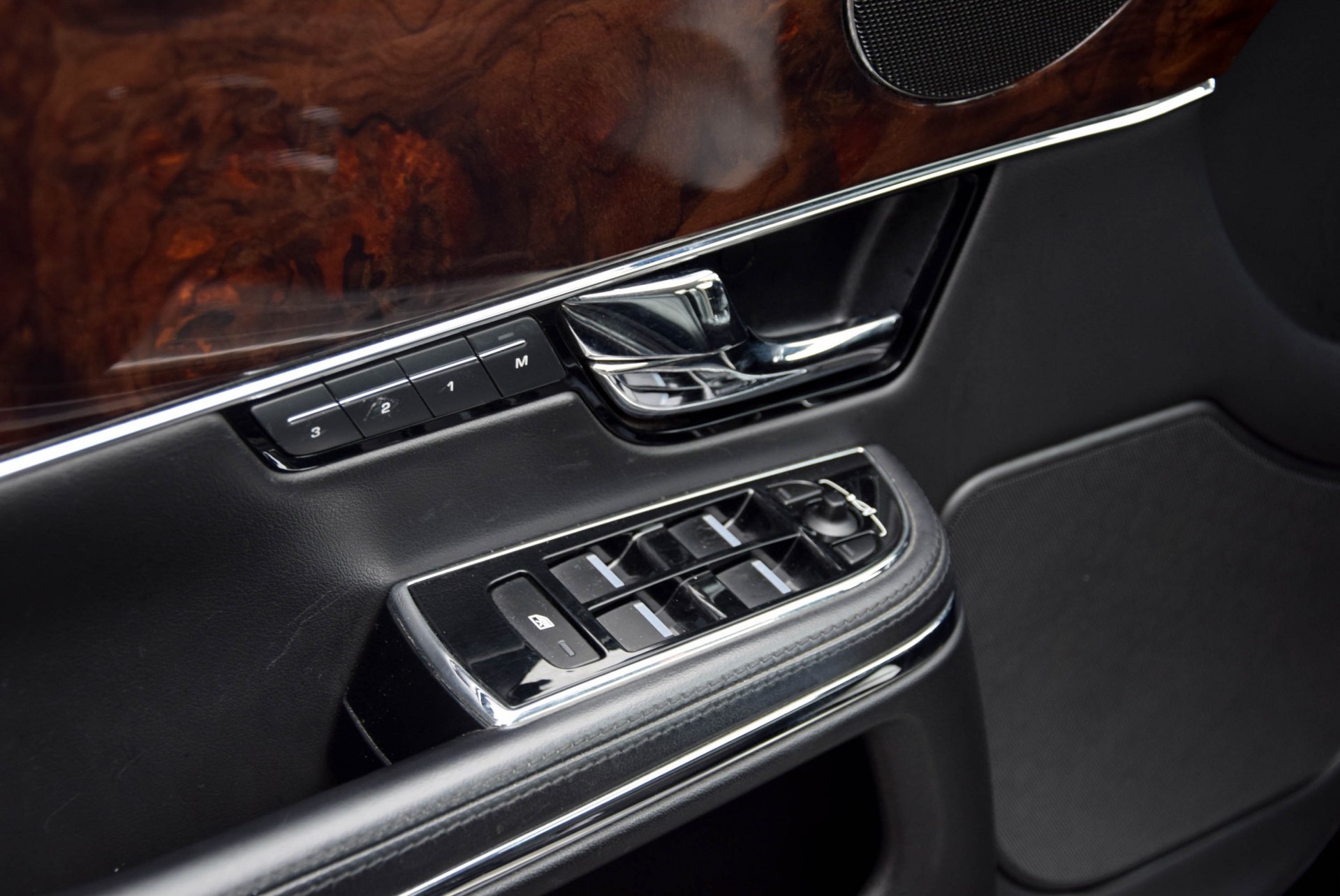 Jaguar XJ 3.0 V6D Premium Luxury Pano/Keyless/Camera/Memory Aut8 Foto 7