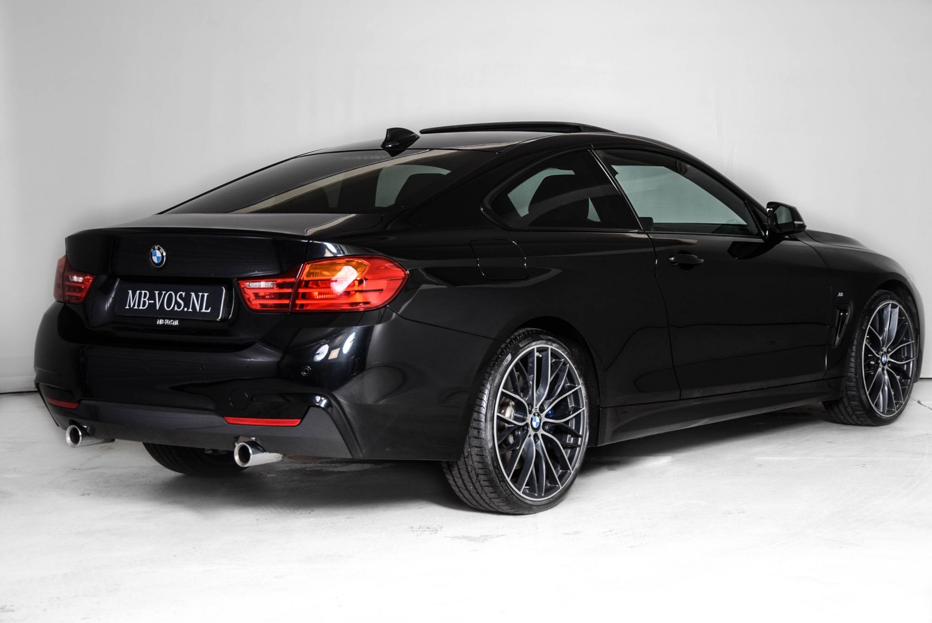 BMW 4 Serie Coupé 435i xDrive M-sport High Executive 20" Performance Aut8 Foto 2