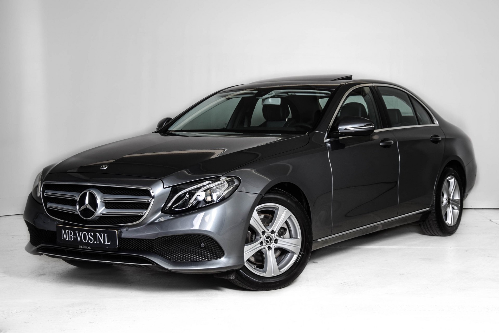 Mercedes-Benz E-Klasse 250 Avantgarde Schuifdak/Camera/LED/Mediadisplay Aut9 Foto 1