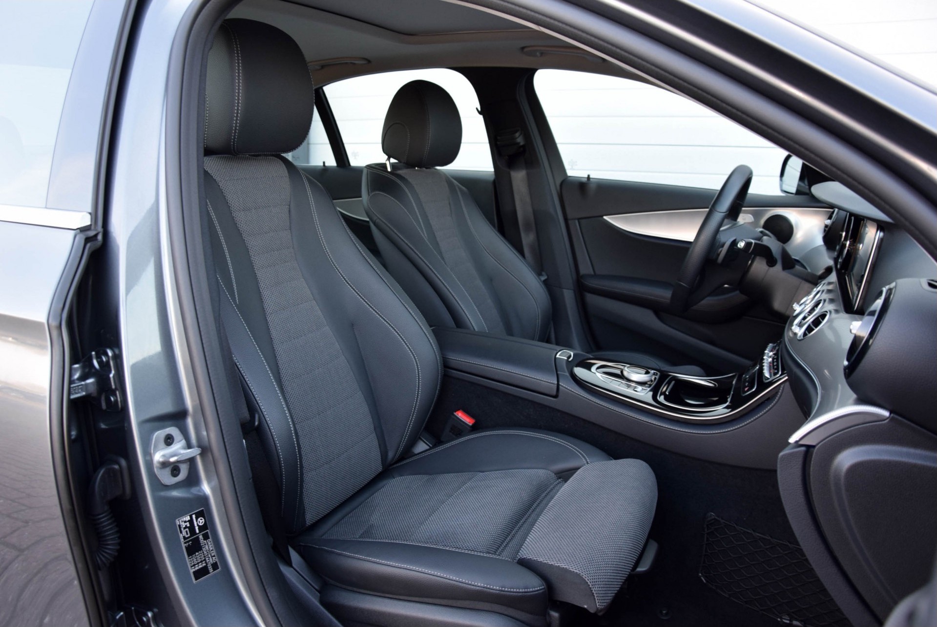 Mercedes-Benz E-Klasse 250 Avantgarde Schuifdak/Camera/LED/Mediadisplay Aut9 Foto 3