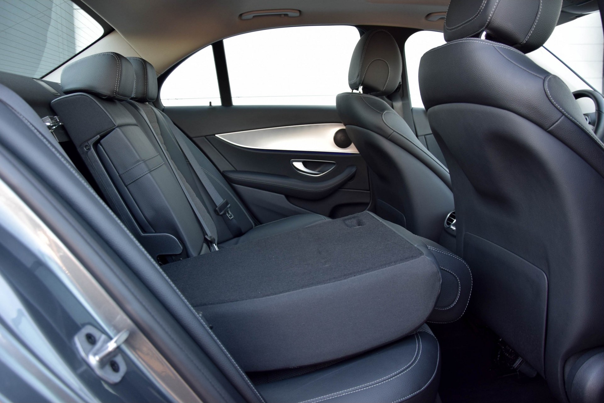 Mercedes-Benz E-Klasse 250 Avantgarde Schuifdak/Camera/LED/Mediadisplay Aut9 Foto 5