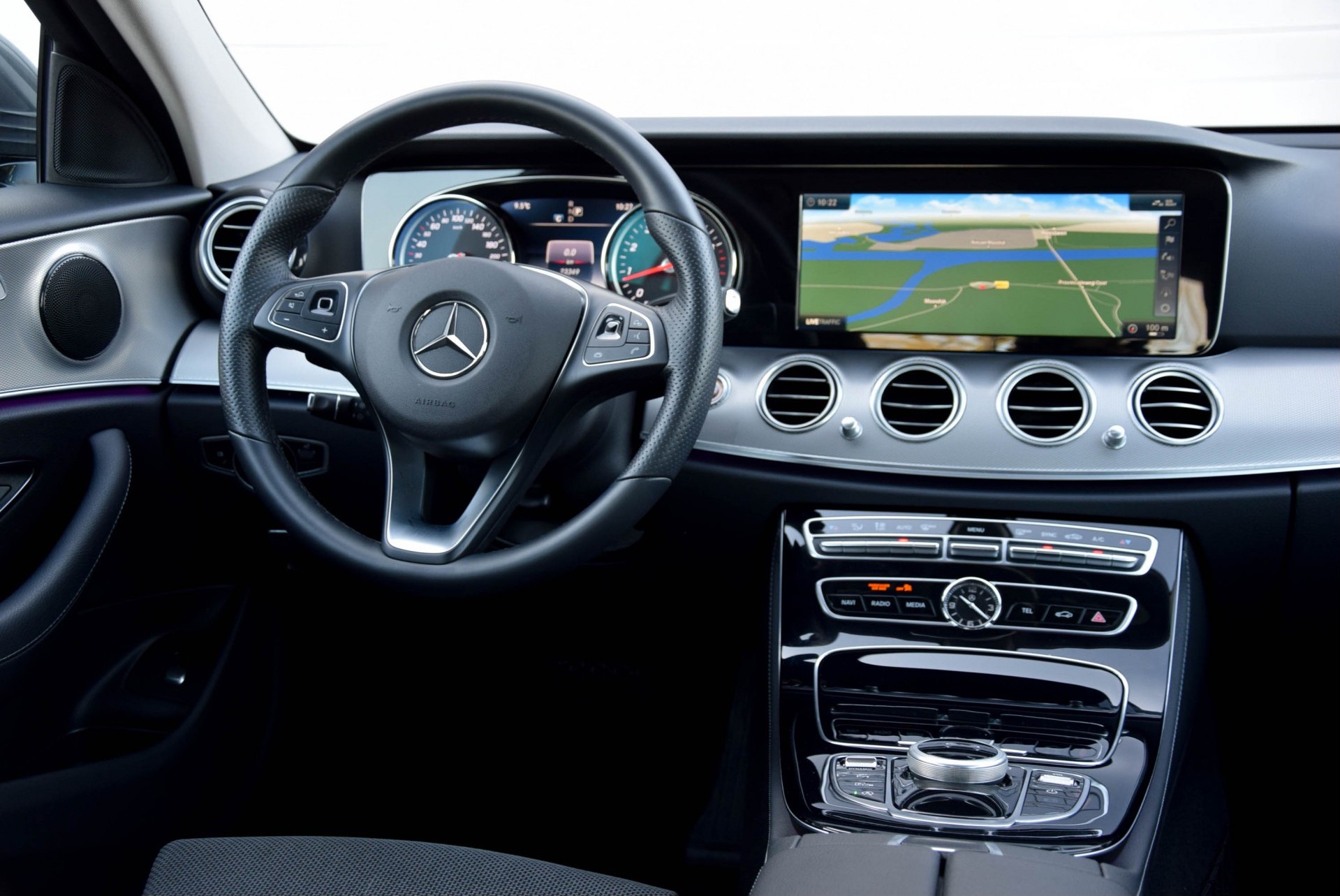 Mercedes-Benz E-Klasse 250 Avantgarde Schuifdak/Camera/LED/Mediadisplay Aut9 Foto 6