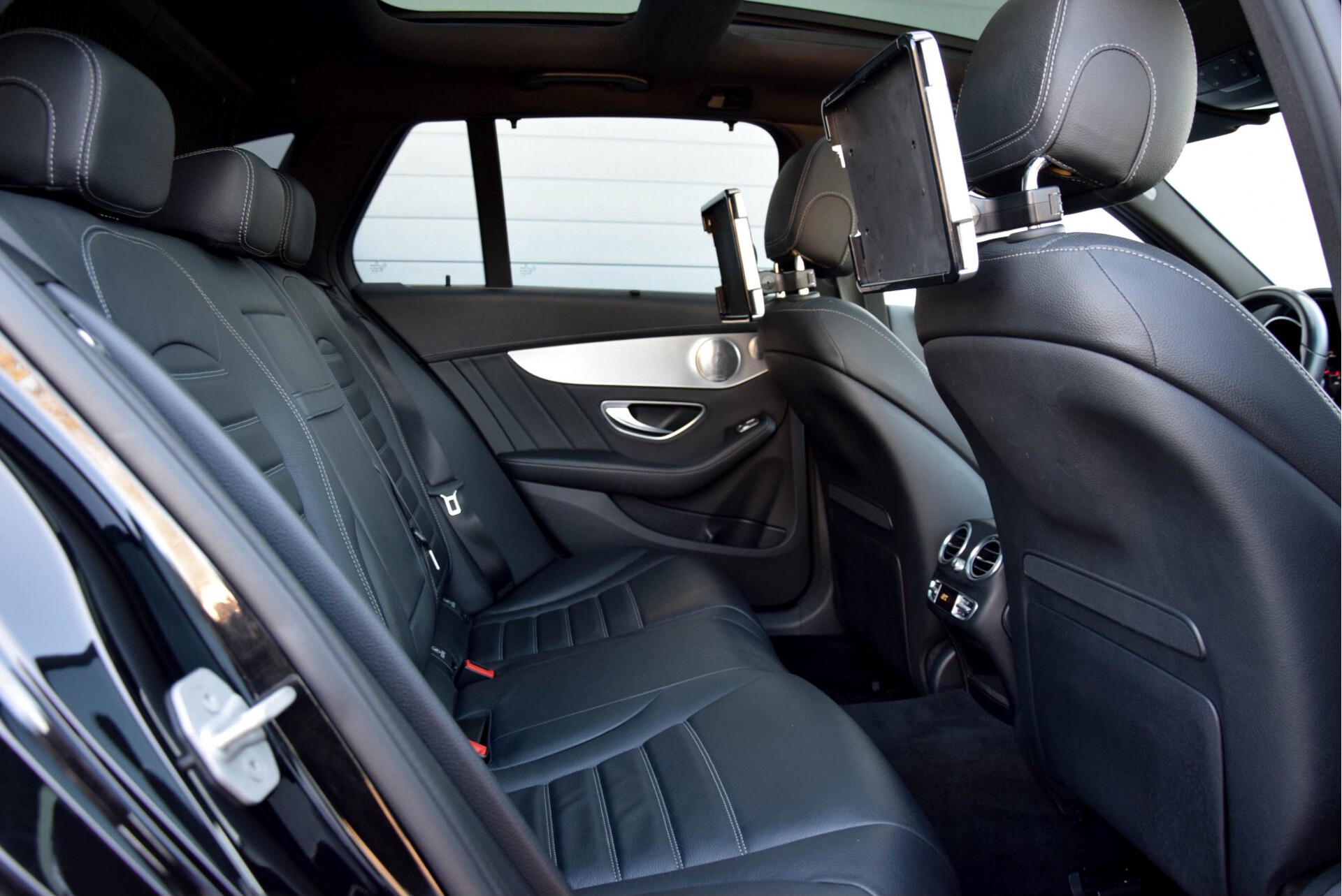 Mercedes-Benz C-Klasse Estate 450 / 43 AMG 4-MATIC Nightpakket Distronic/Panorama/Burmester/Keyless Aut7 Foto 4