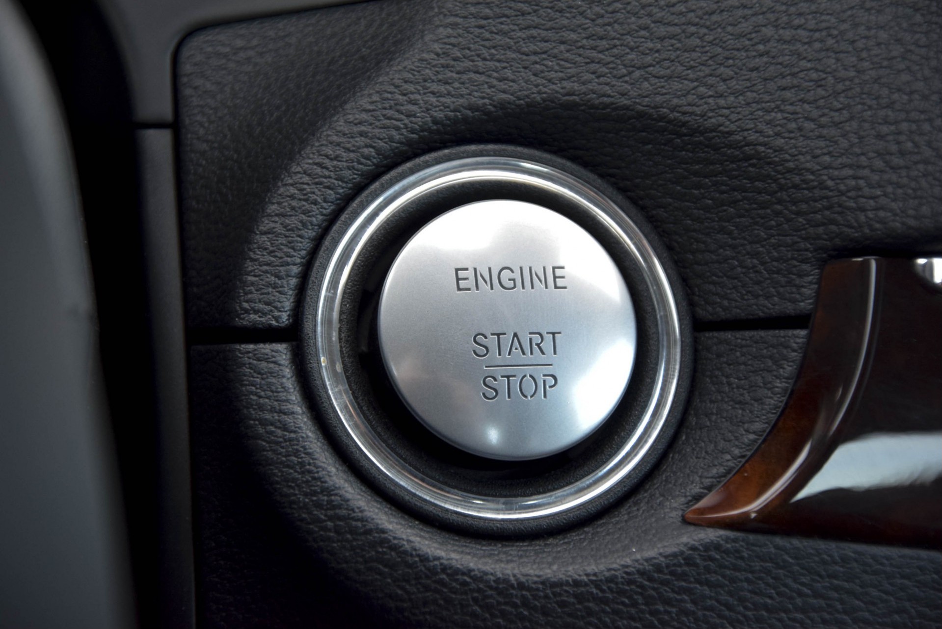 Mercedes-Benz E-Klasse Coupé 500 AMG Keyless/Harman-Kardon/Camera/ILS/Memory Aut7 Foto 13