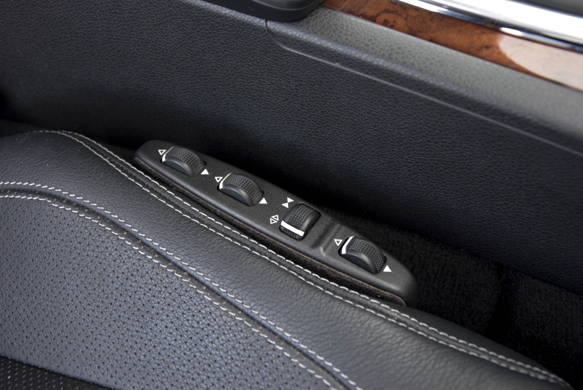 Mercedes-Benz E-Klasse Coupé 500 AMG Keyless/Harman-Kardon/Camera/ILS/Memory Aut7 Foto 22