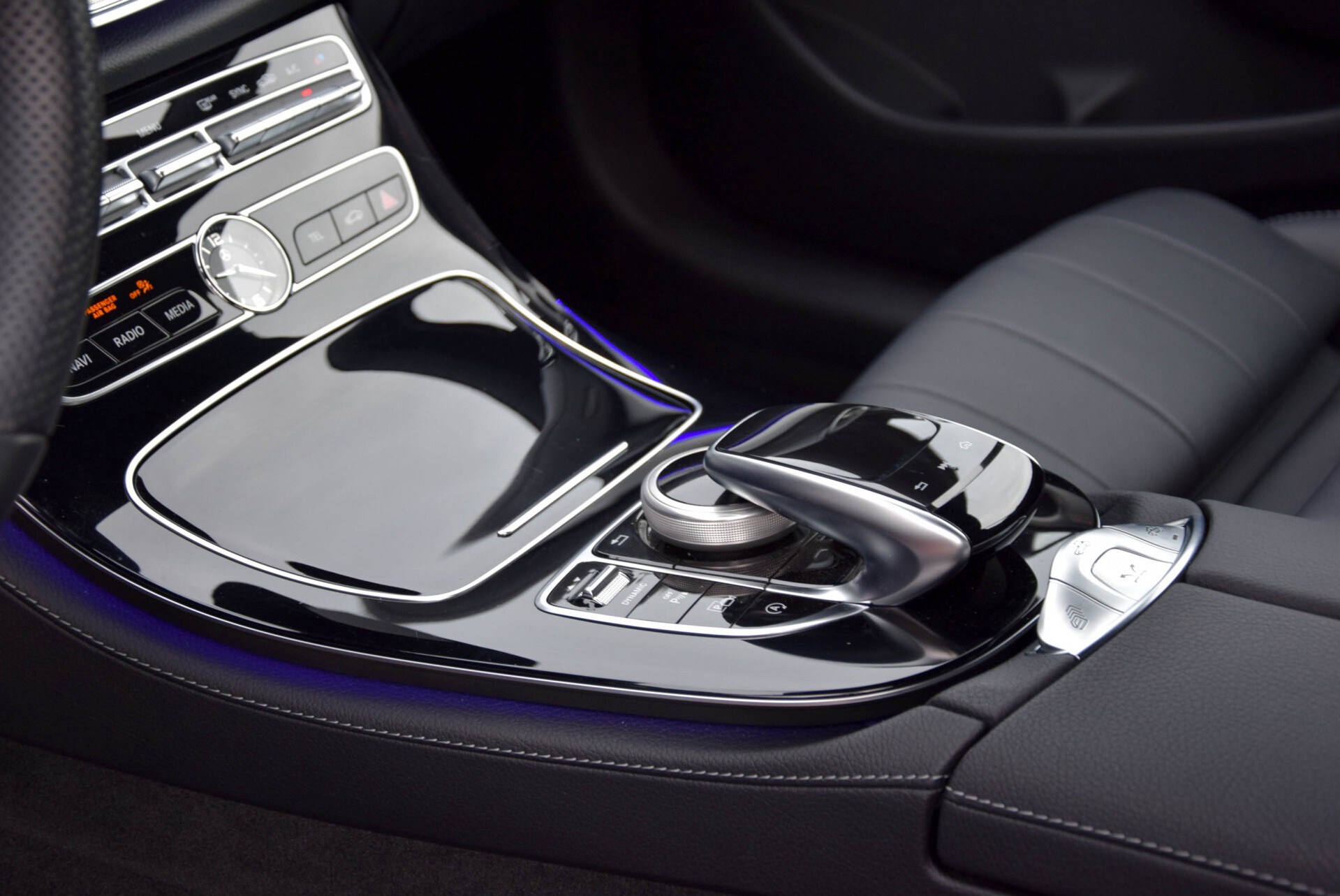 Mercedes-Benz E-Klasse Cabrio 300 AMG Night/Comand/LED/Camera/Keyless/20" Aut9 Foto 17