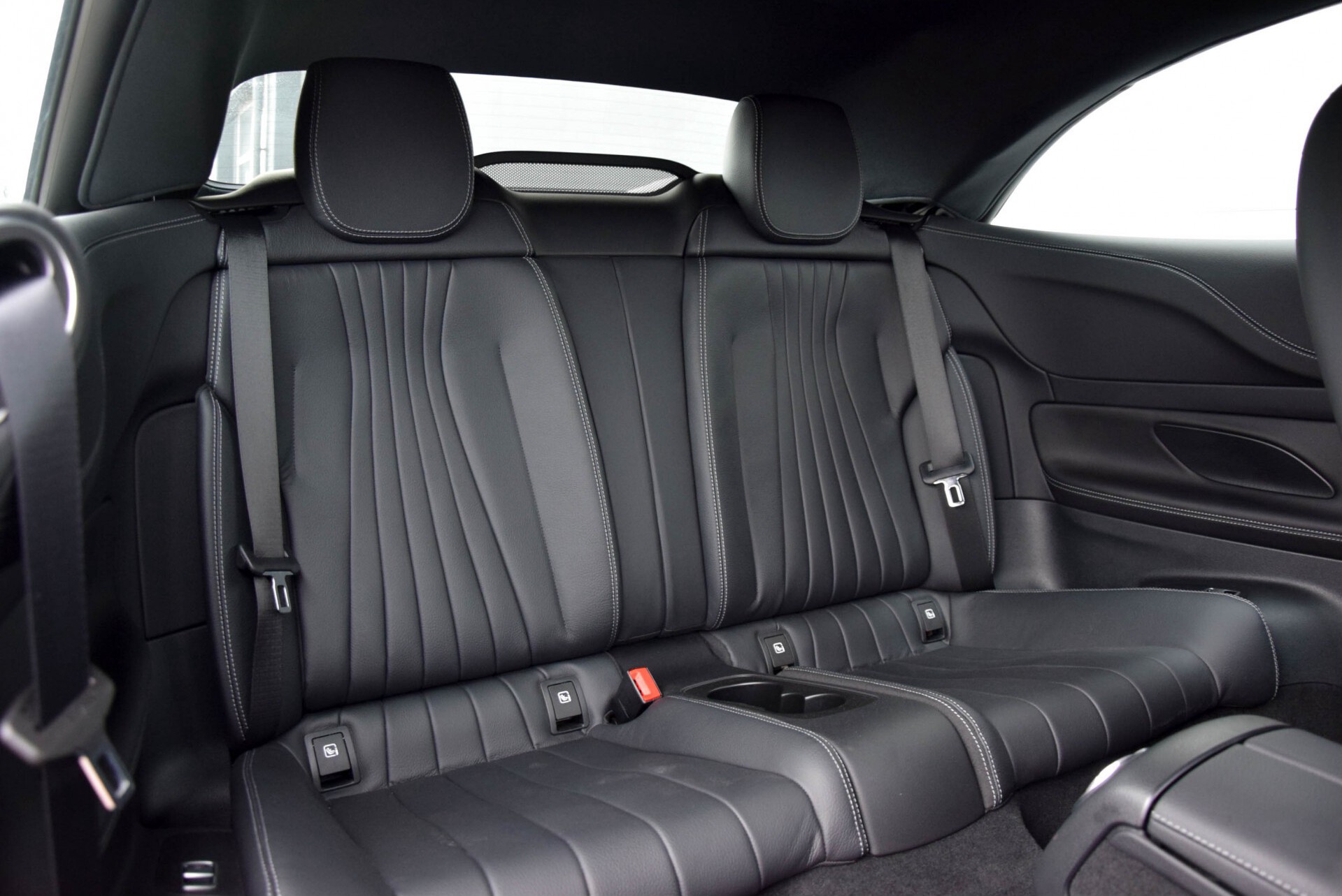 Mercedes-Benz E-Klasse Cabrio 300 AMG Night/Comand/LED/Camera/Keyless/20" Aut9 Foto 6