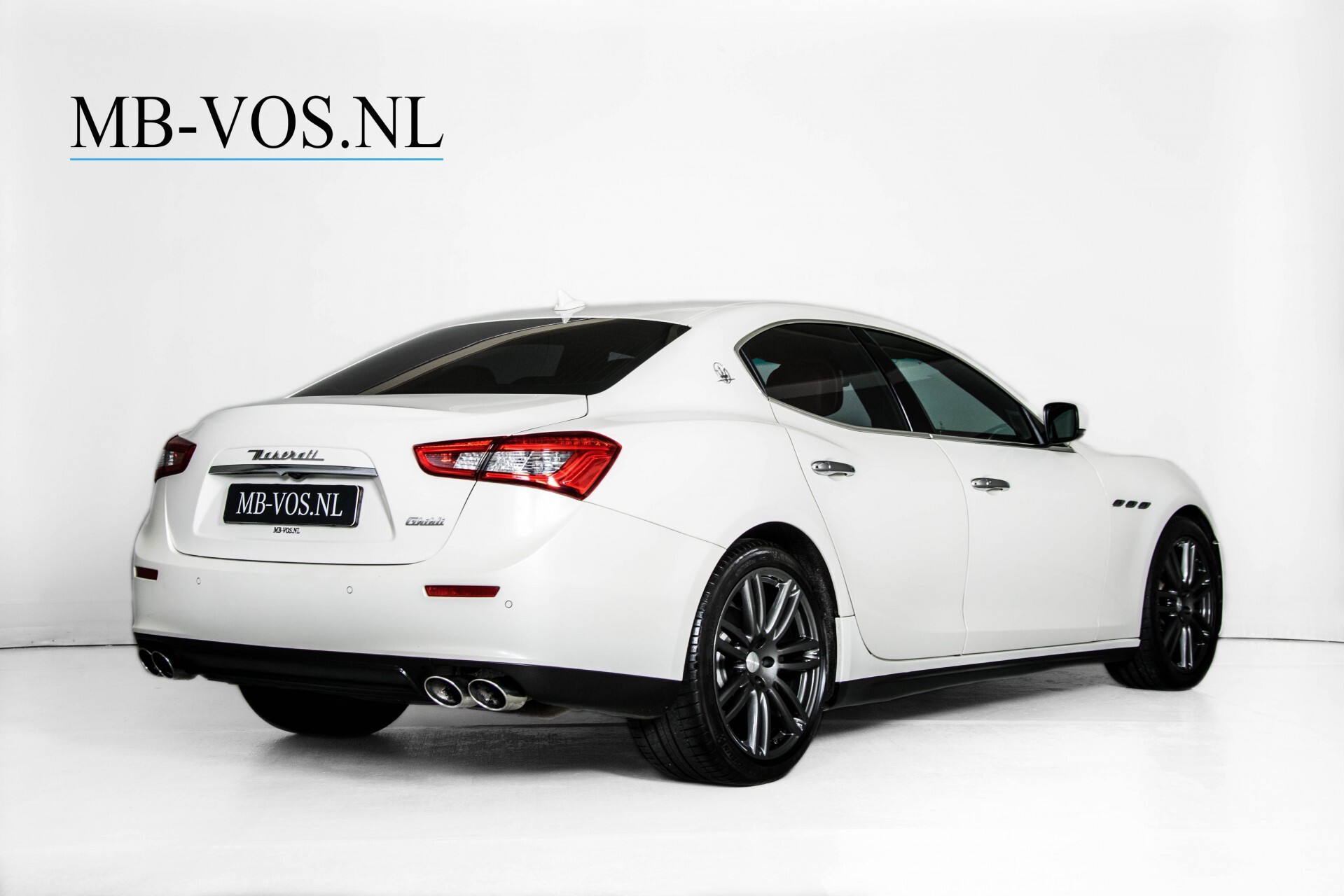 Maserati Ghibli 3.0d V6 Carbon/20''/Camera/PremiumPack/Keyless/Xenon/Navi Aut8 Foto 2