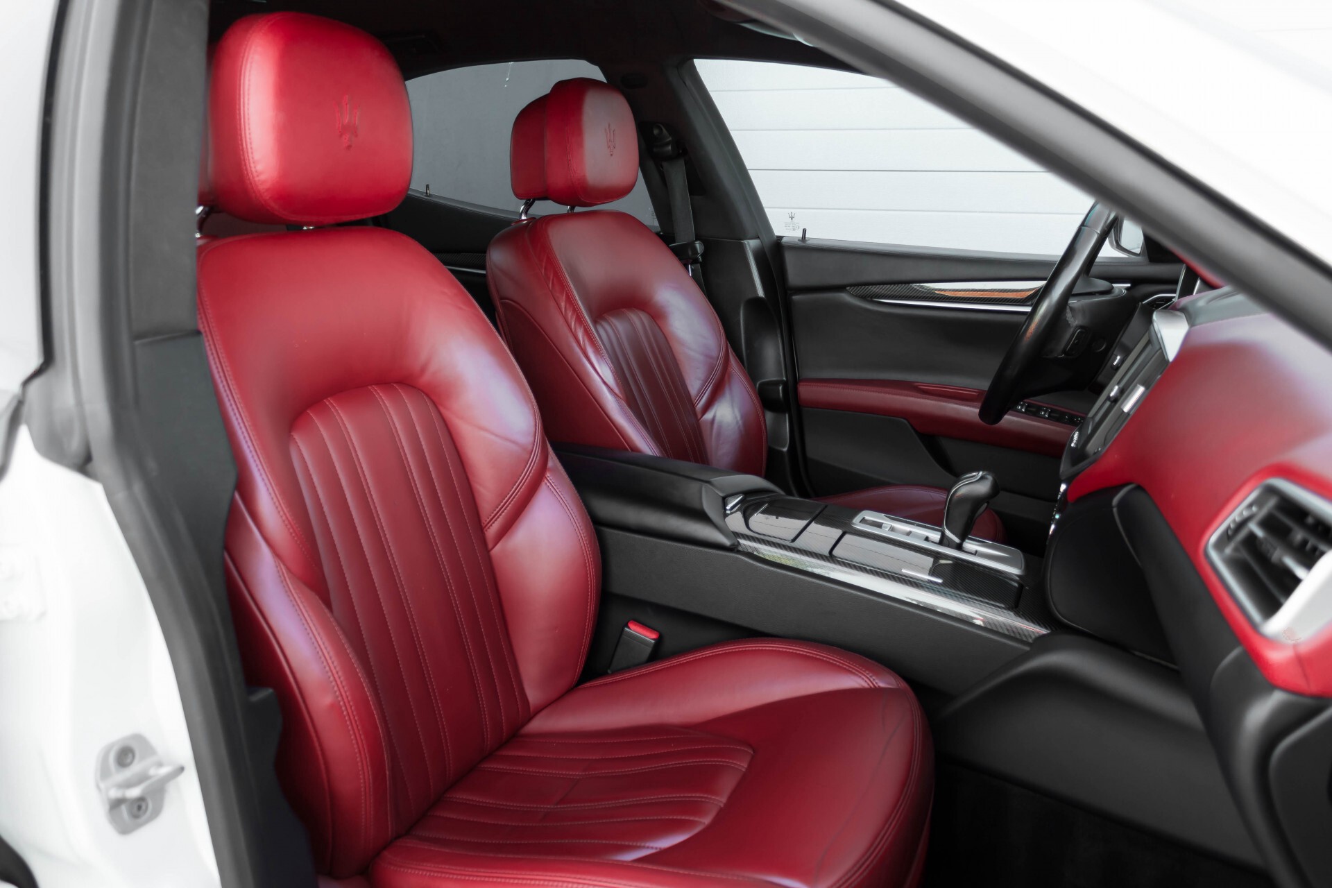 Maserati Ghibli 3.0d V6 Carbon/20''/Camera/PremiumPack/Keyless/Xenon/Navi Aut8 Foto 3