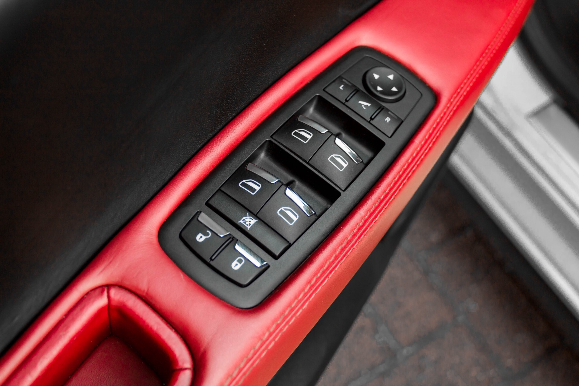 Maserati Ghibli 3.0d V6 Carbon/20''/Camera/PremiumPack/Keyless/Xenon/Navi Aut8 Foto 30