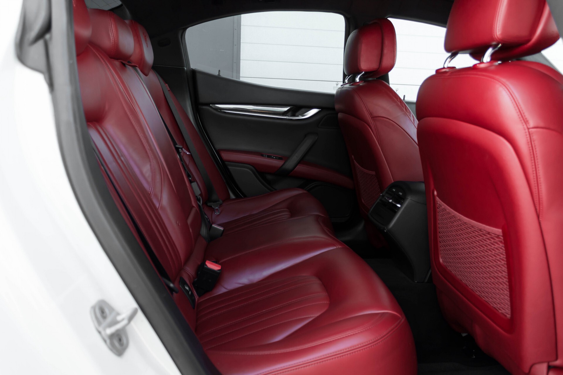 Maserati Ghibli 3.0d V6 Carbon/20''/Camera/PremiumPack/Keyless/Xenon/Navi Aut8 Foto 4