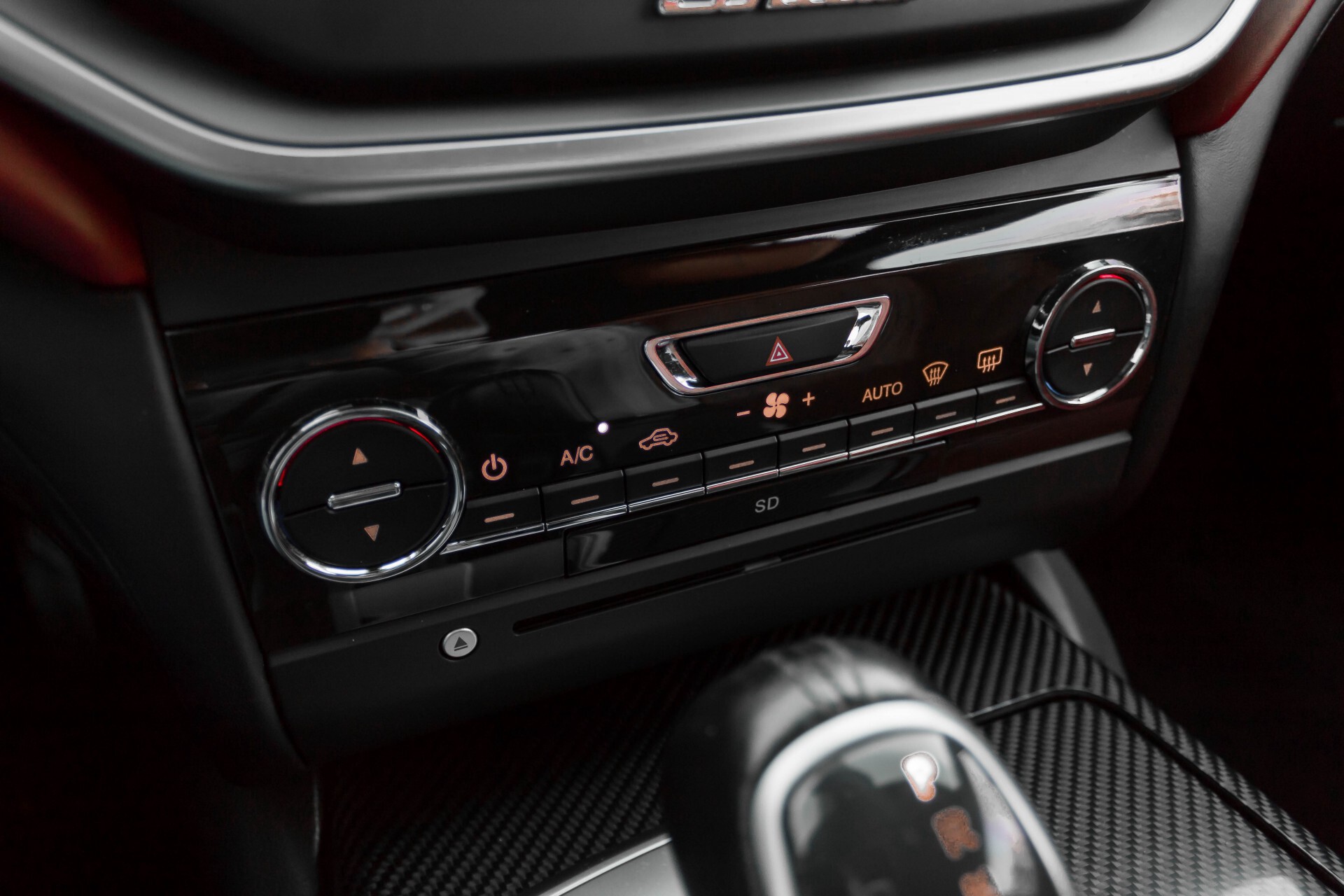 Maserati Ghibli 3.0d V6 Carbon/20''/Camera/PremiumPack/Keyless/Xenon/Navi Aut8 Foto 42