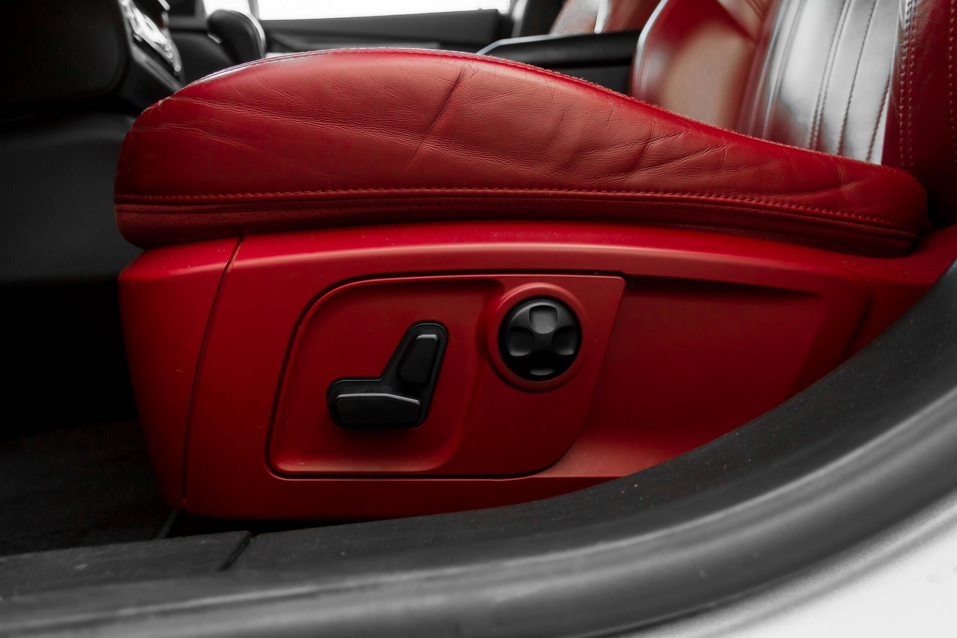 Maserati Ghibli 3.0d V6 Carbon/20''/Camera/PremiumPack/Keyless/Xenon/Navi Aut8 Foto 43