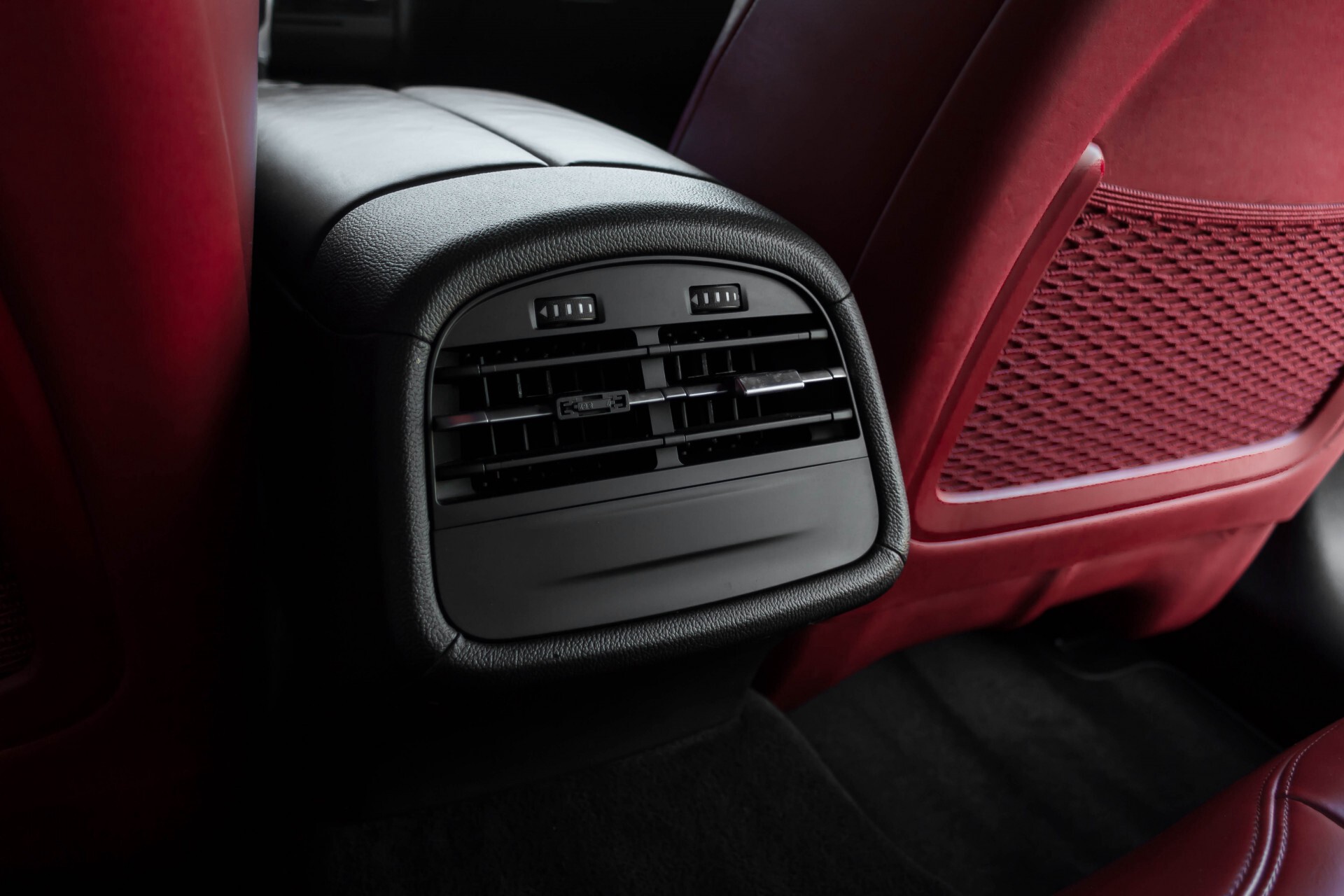 Maserati Ghibli 3.0d V6 Carbon/20''/Camera/PremiumPack/Keyless/Xenon/Navi Aut8 Foto 47