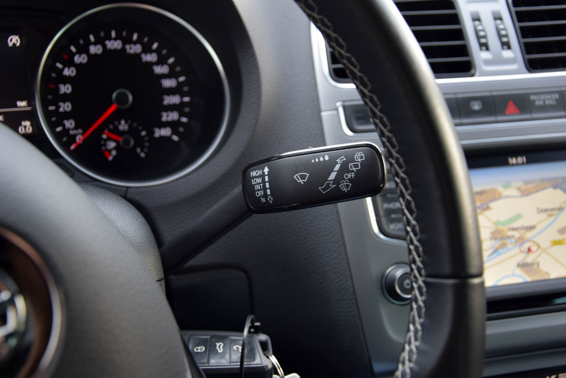 Volkswagen Polo 1.2 TSI 110pk Leer/Adaptive Cruise/Soundpakket/Navi/Zwarte hemel Aut Foto 12