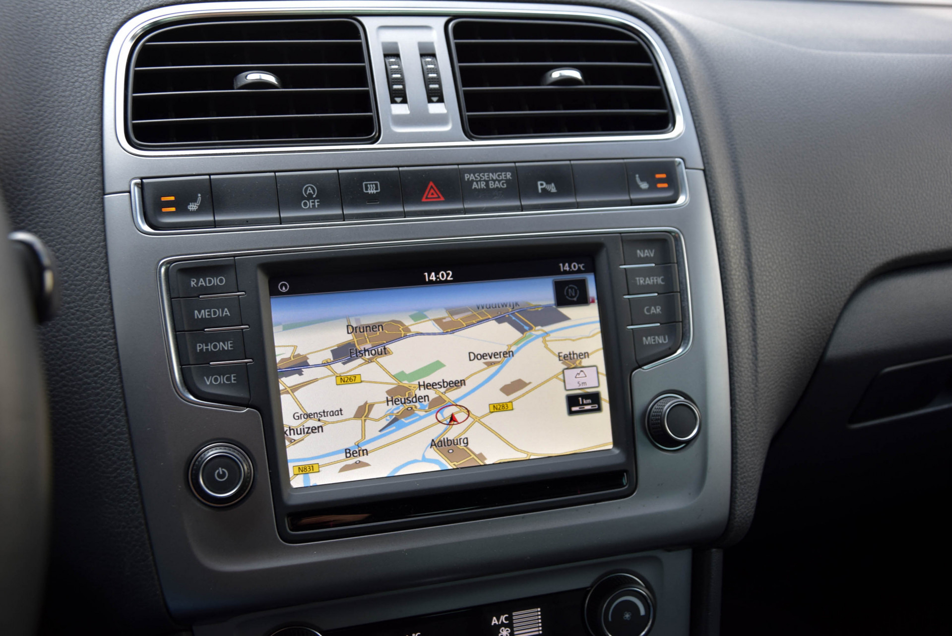 Volkswagen Polo 1.2 TSI 110pk Leer/Adaptive Cruise/Soundpakket/Navi/Zwarte hemel Aut Foto 13