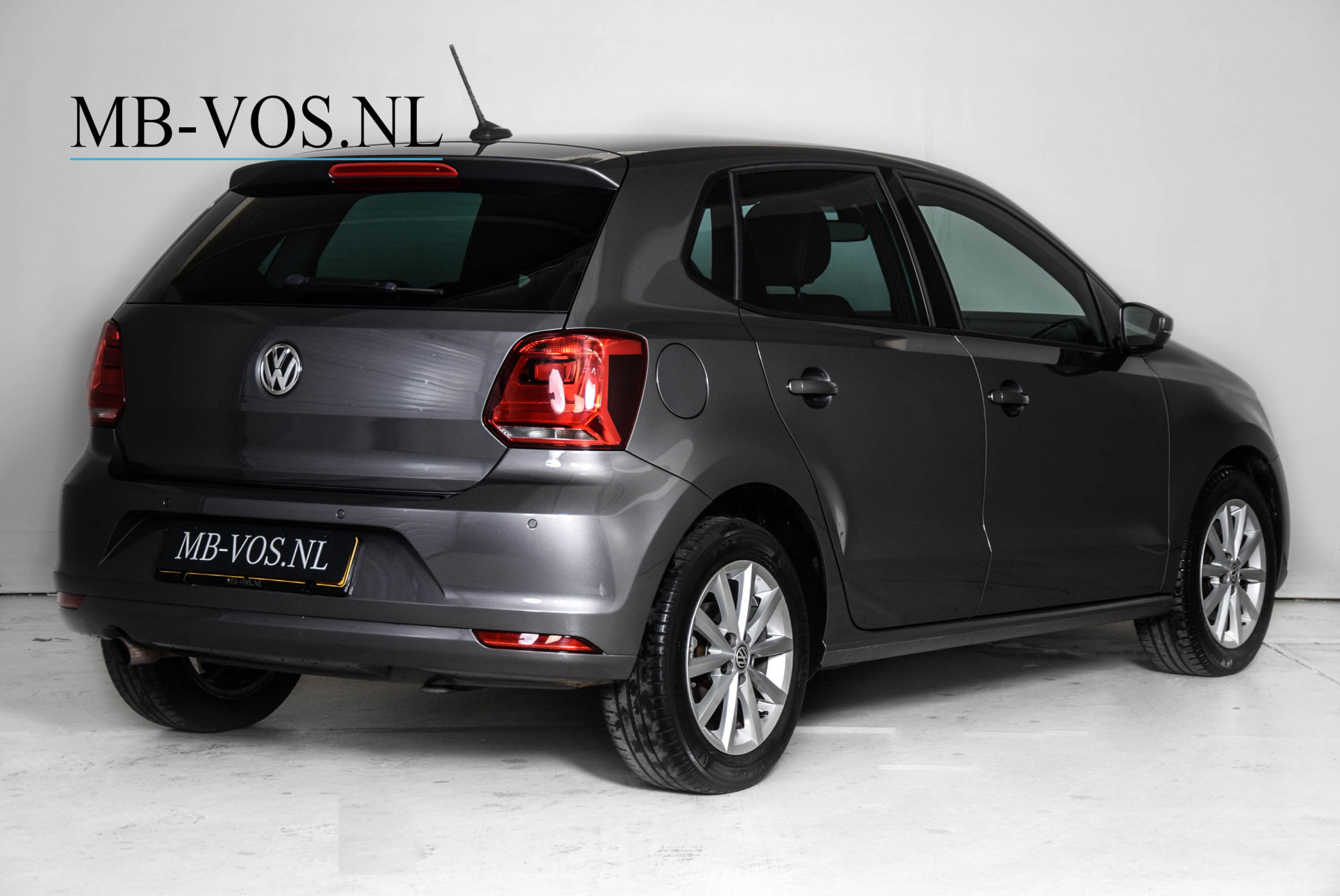 Volkswagen Polo 1.2 TSI 110pk Leer/Adaptive Cruise/Soundpakket/Navi/Zwarte hemel Aut Foto 2