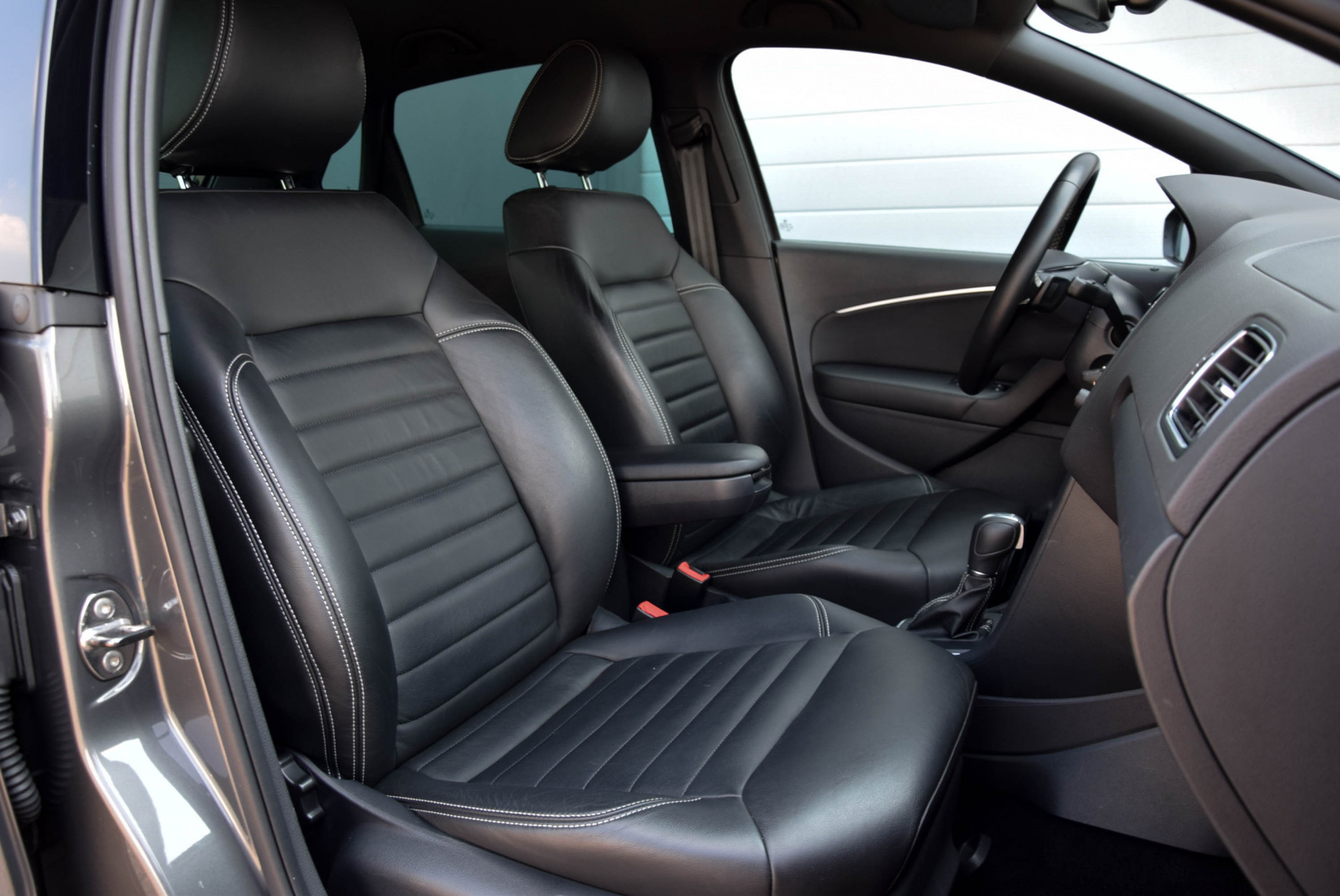 Volkswagen Polo 1.2 TSI 110pk Leer/Adaptive Cruise/Soundpakket/Navi/Zwarte hemel Aut Foto 3