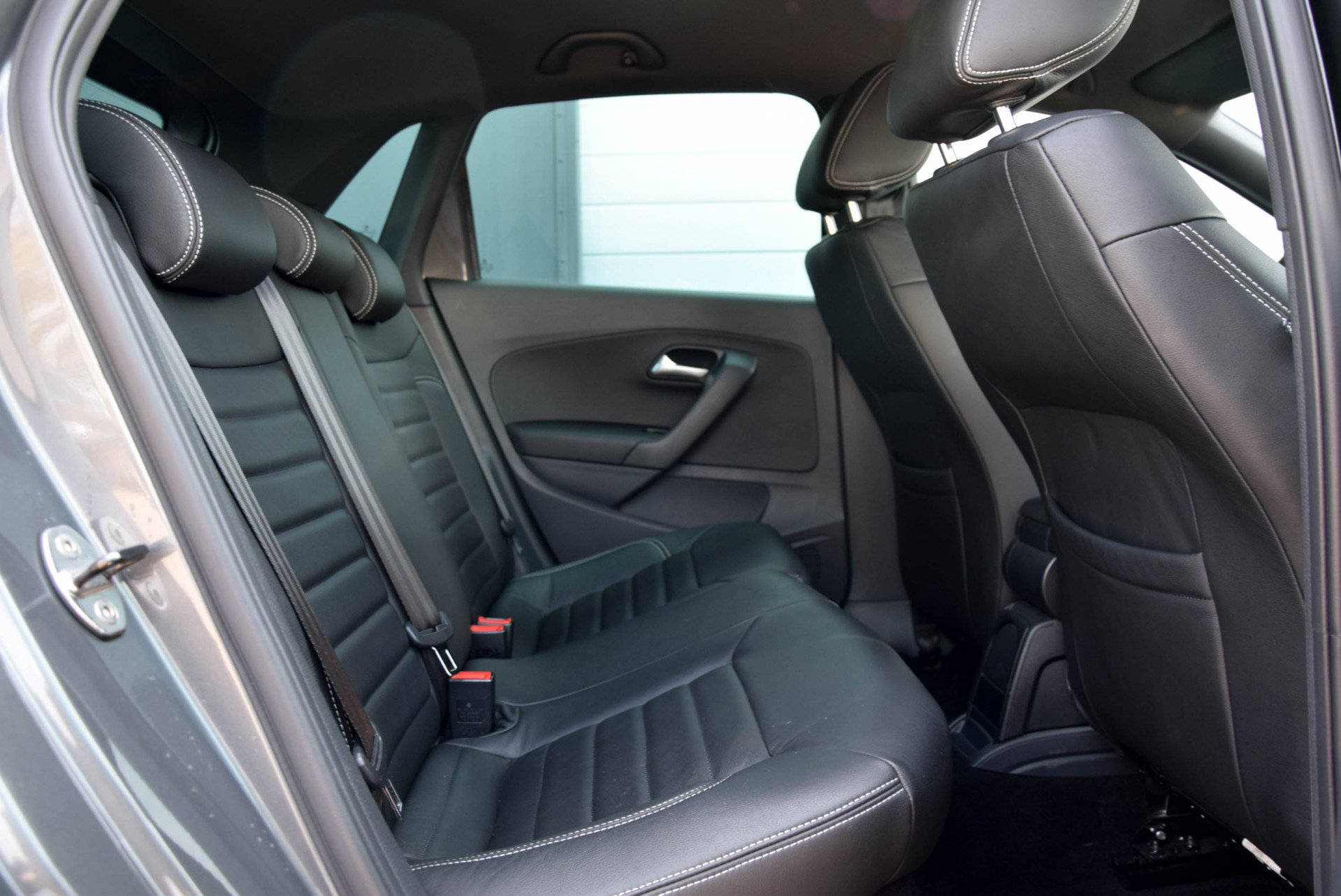 Volkswagen Polo 1.2 TSI 110pk Leer/Adaptive Cruise/Soundpakket/Navi/Zwarte hemel Aut Foto 4