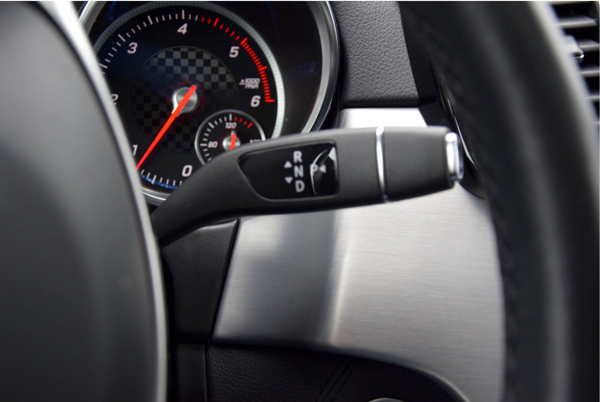 Mercedes-Benz GLE 350d 4-M AMG Distronic/Dak/Harman Kardon/ILS/Standkachel/Mem Aut9 Foto 12