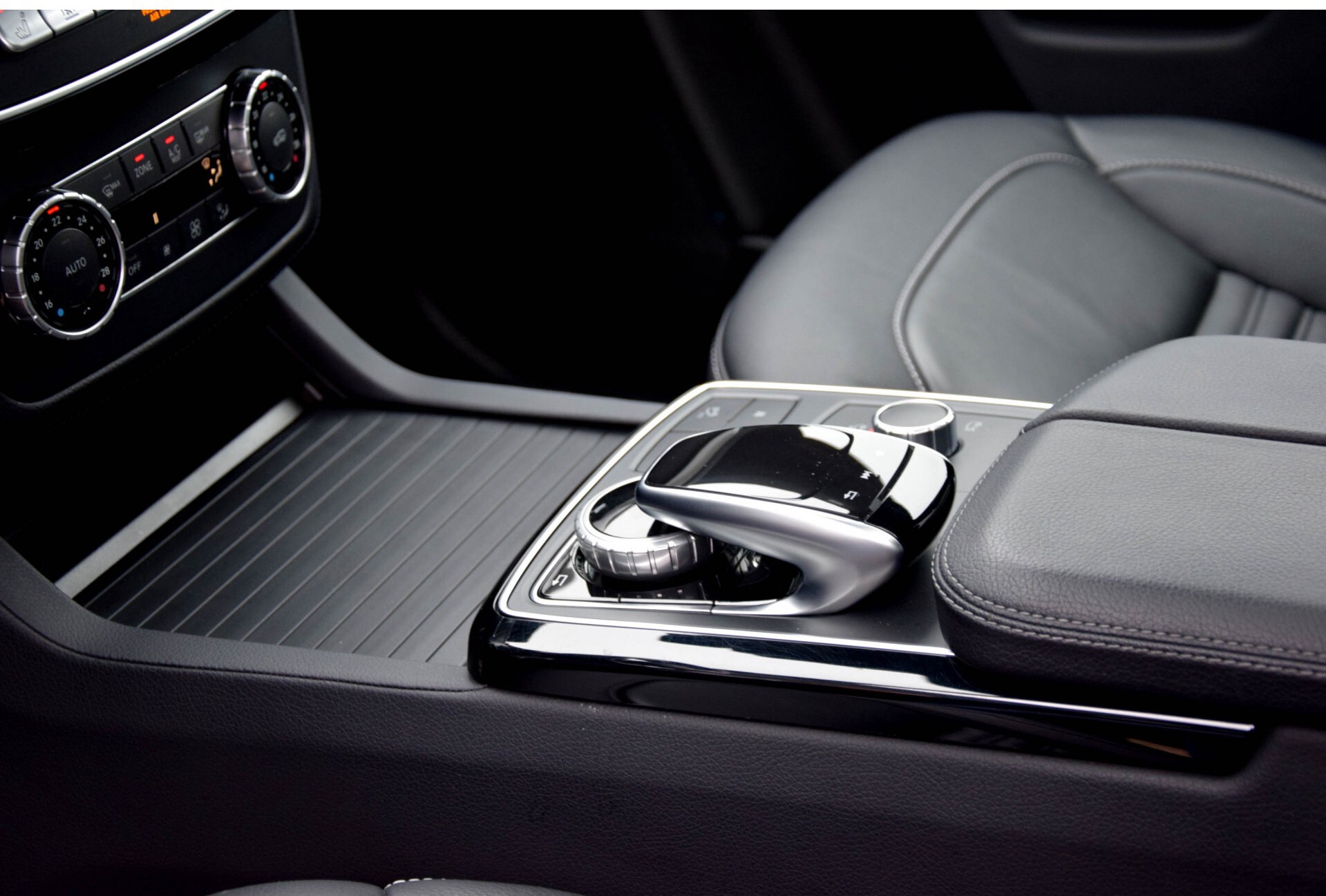 Mercedes-Benz GLE 350d 4-M AMG Distronic/Dak/Harman Kardon/ILS/Standkachel/Mem Aut9 Foto 18