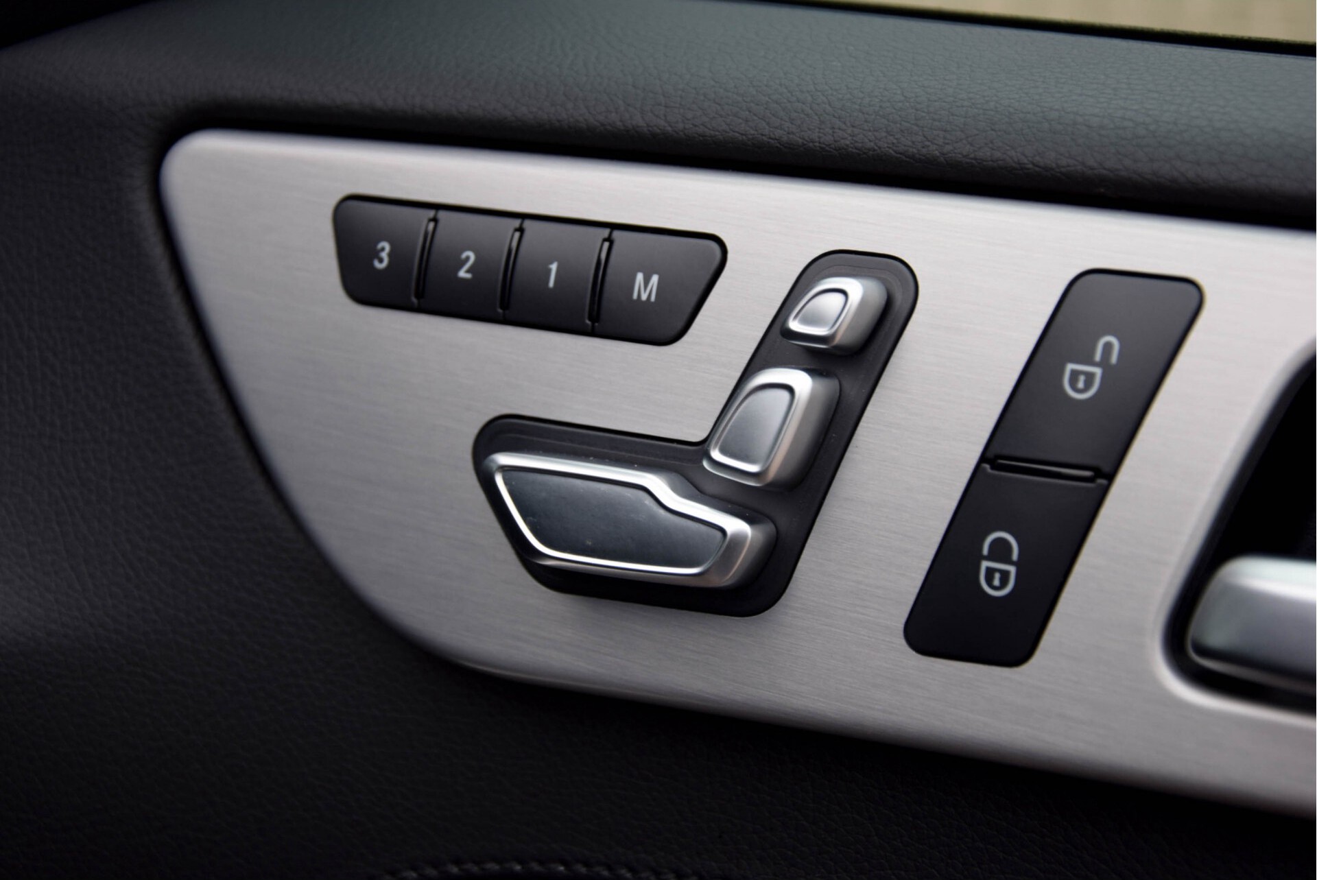 Mercedes-Benz GLE 350d 4-M AMG Distronic/Dak/Harman Kardon/ILS/Standkachel/Mem Aut9 Foto 22