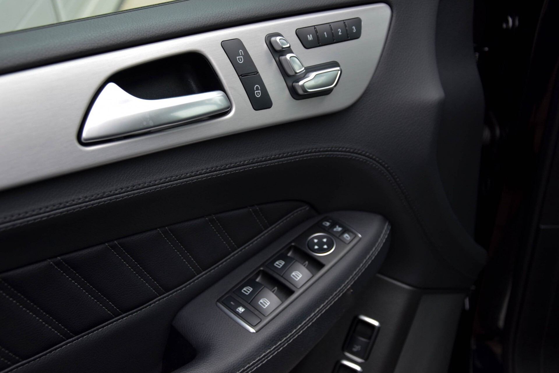 Mercedes-Benz GLE 350d 4-M AMG Distronic/Dak/Harman Kardon/ILS/Standkachel/Mem Aut9 Foto 7