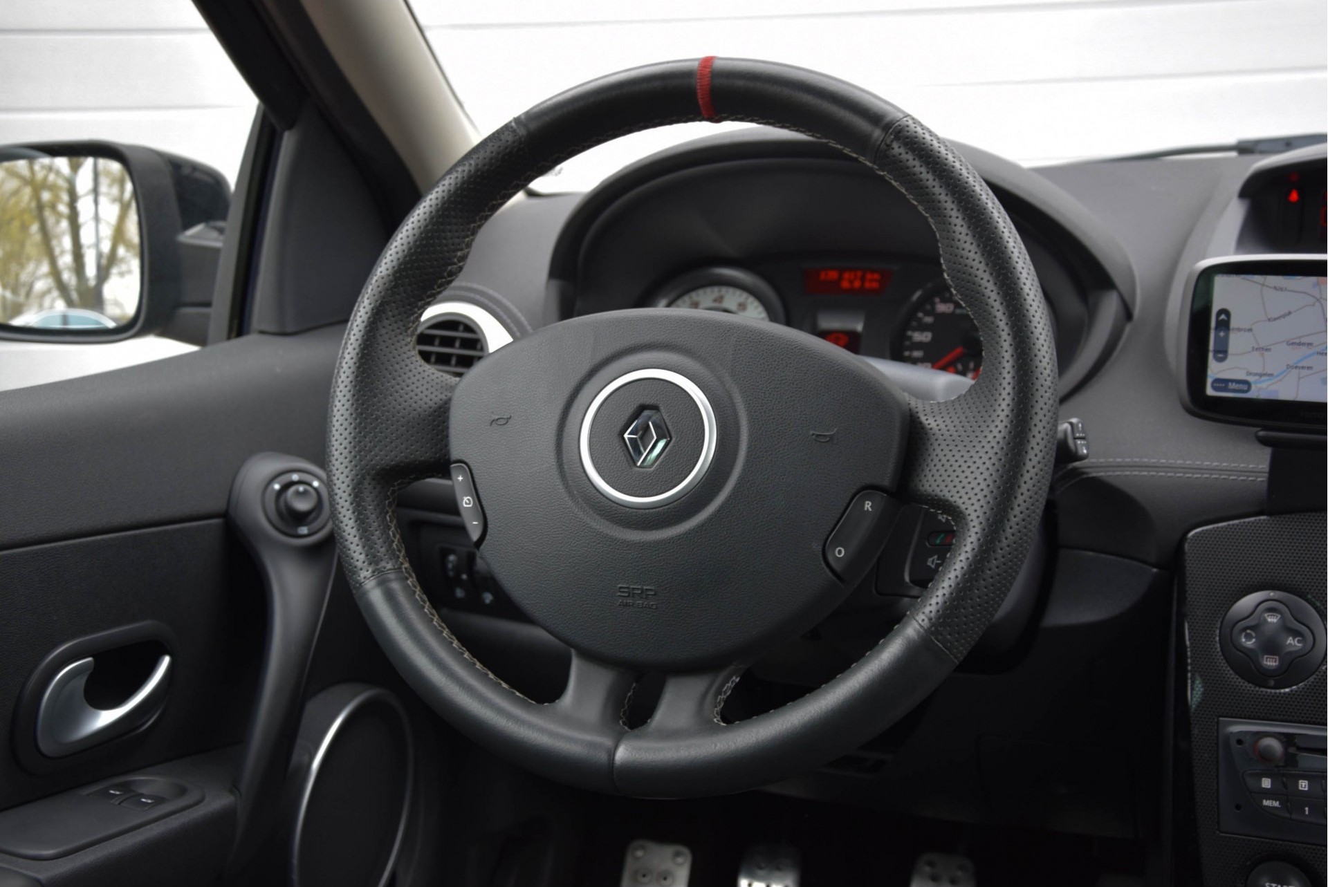 Renault Clio 2.0 RS Cup Navi/Akrapovic/Sportstoelen/Subwoofer/18''/Xenon Hs6 Foto 10