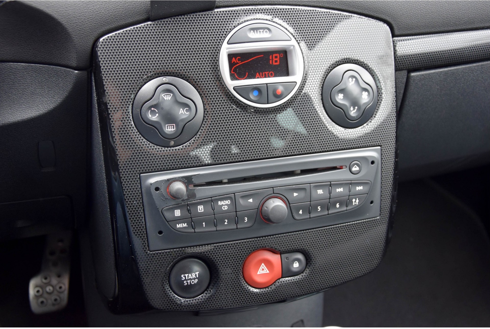 Renault Clio 2.0 RS Cup Navi/Akrapovic/Sportstoelen/Subwoofer/18''/Xenon Hs6 Foto 14