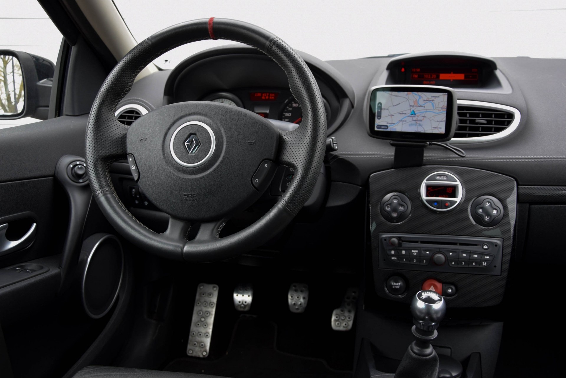 Renault Clio 2.0 RS Cup Navi/Akrapovic/Sportstoelen/Subwoofer/18''/Xenon Hs6 Foto 5