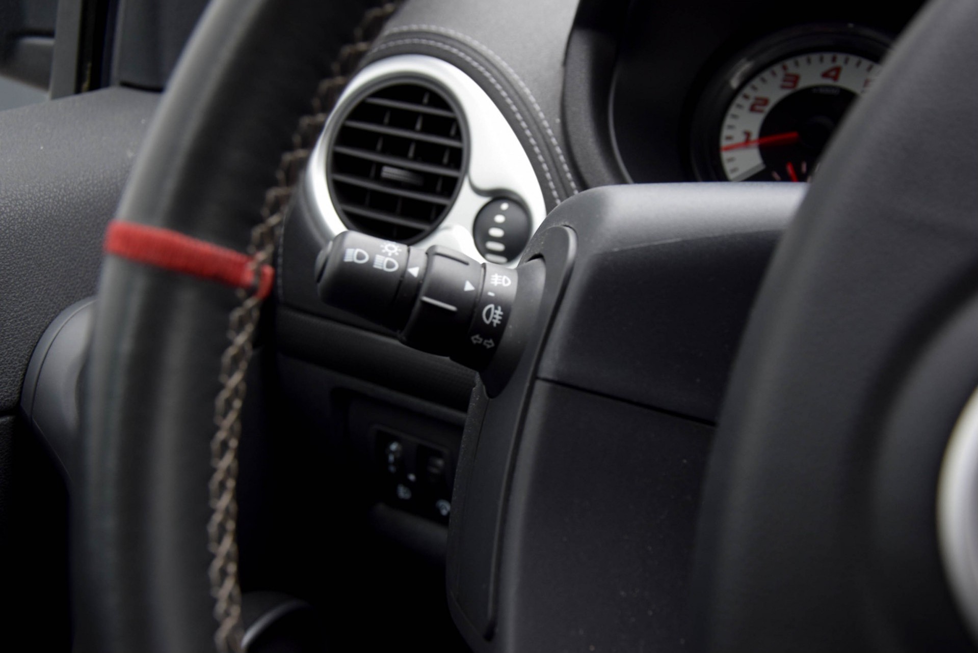 Renault Clio 2.0 RS Cup Navi/Akrapovic/Sportstoelen/Subwoofer/18''/Xenon Hs6 Foto 9