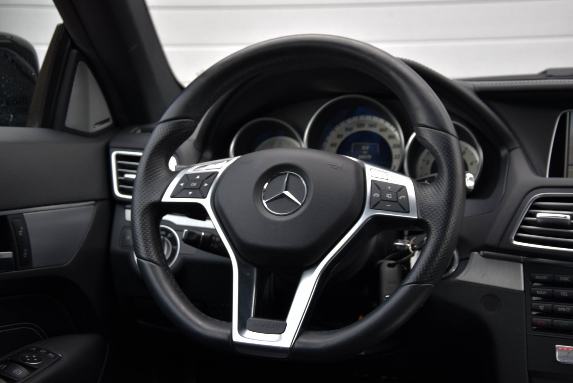 Mercedes-Benz E-Klasse Coupé 250 AMG Dynamic Comand Harman-Kardon Aut7 Foto 10