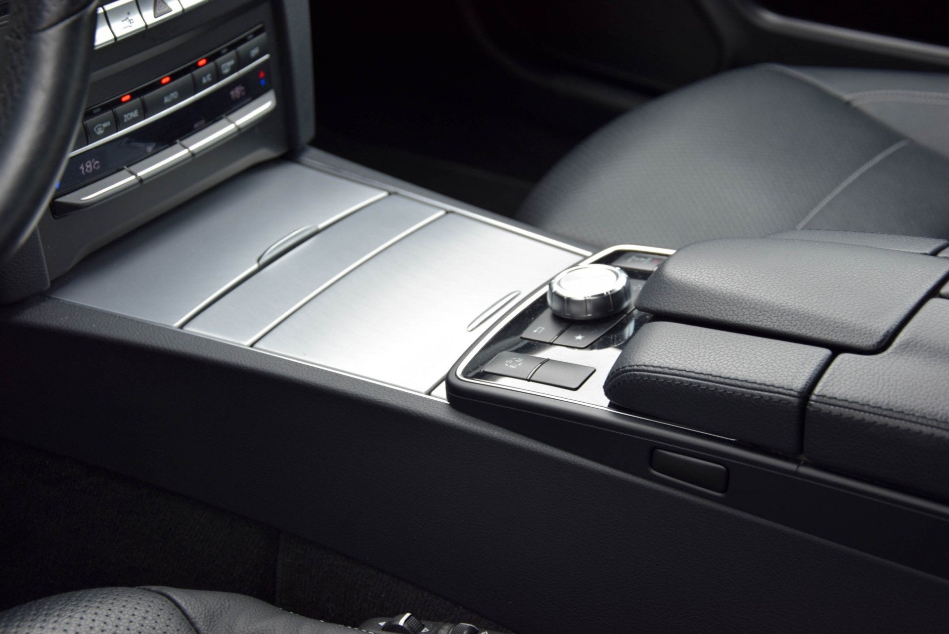 Mercedes-Benz E-Klasse Coupé 250 AMG Dynamic Comand Harman-Kardon Aut7 Foto 11