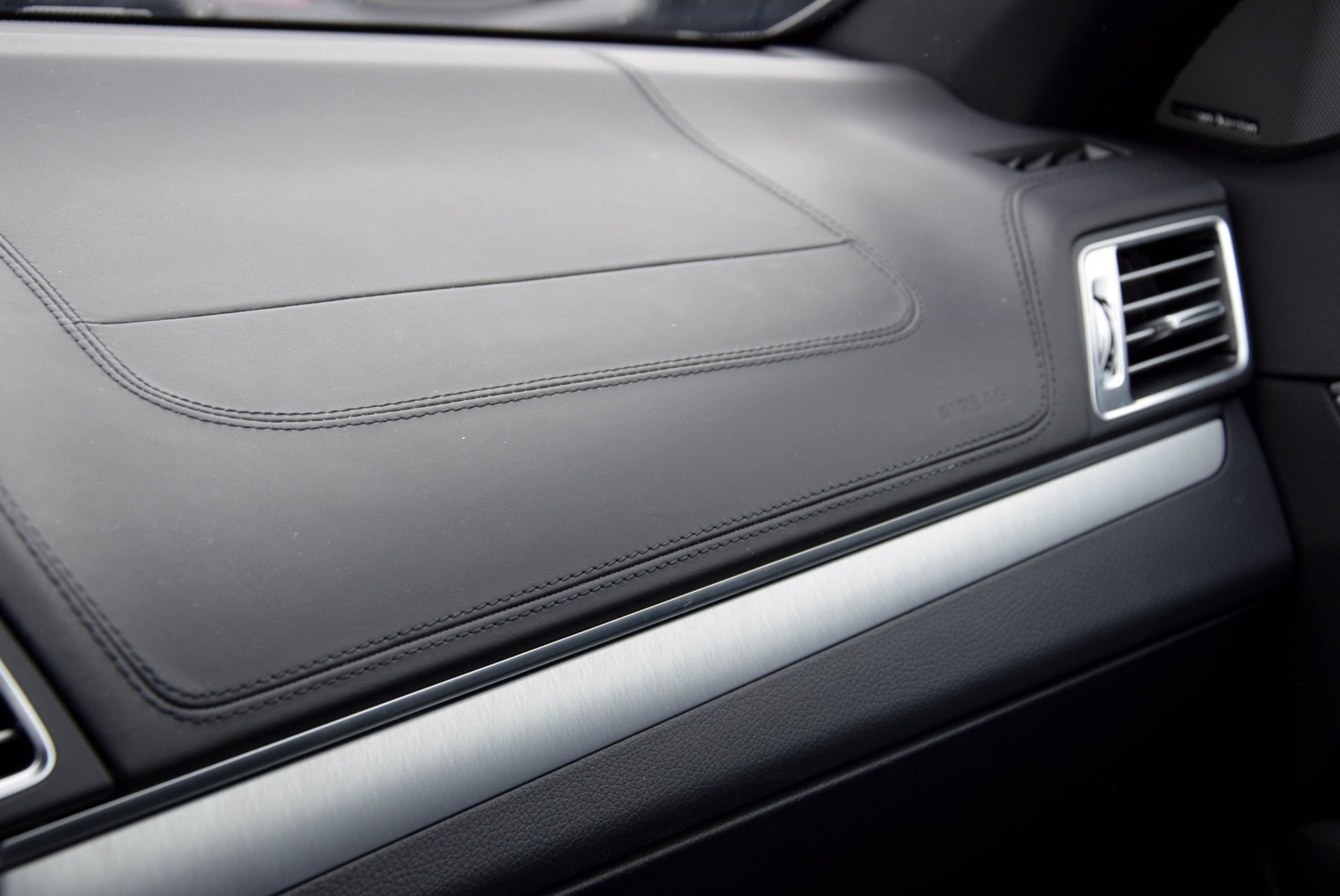 Mercedes-Benz E-Klasse Coupé 250 AMG Dynamic Comand Harman-Kardon Aut7 Foto 15