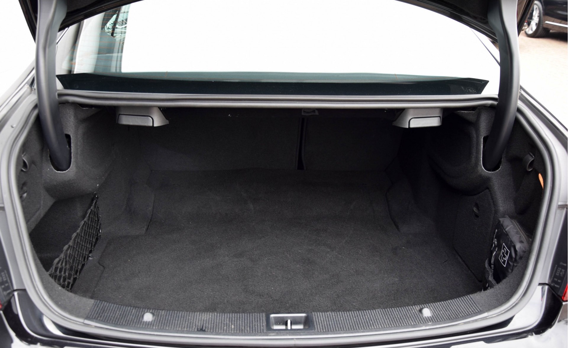 Mercedes-Benz E-Klasse Coupé 250 AMG Dynamic Comand Harman-Kardon Aut7 Foto 17