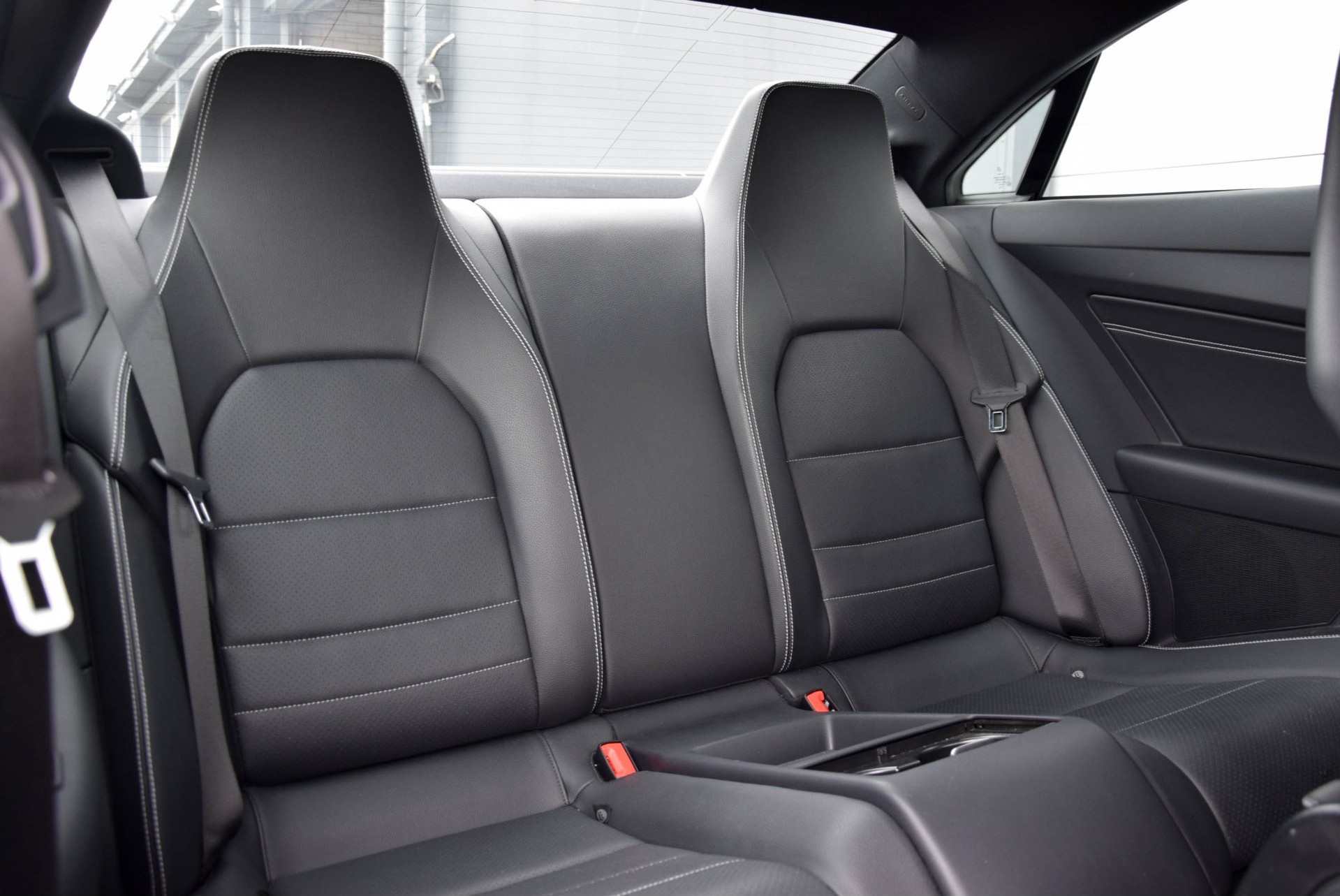 Mercedes-Benz E-Klasse Coupé 250 AMG Dynamic Comand Harman-Kardon Aut7 Foto 4