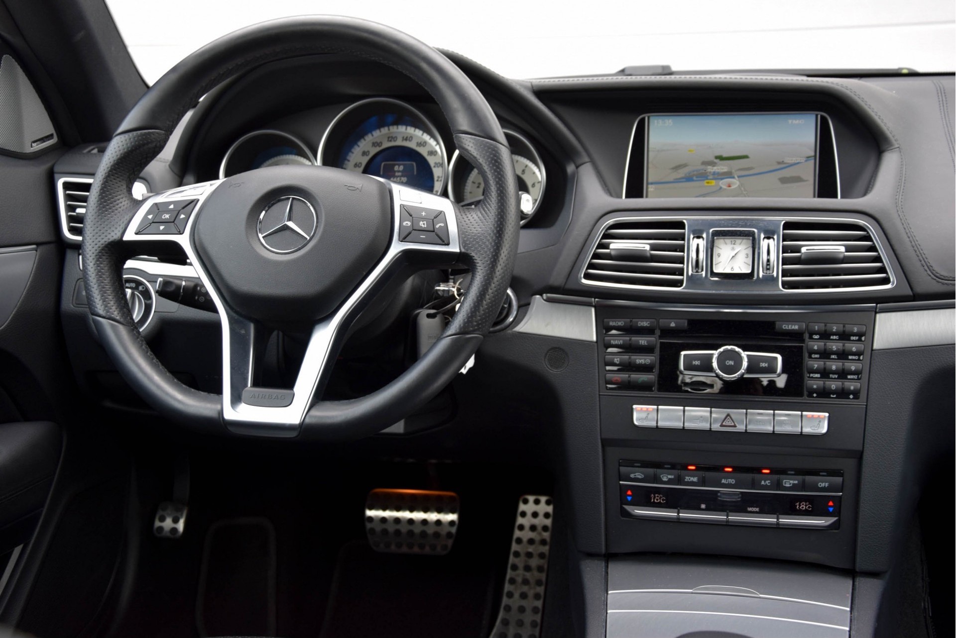 Mercedes-Benz E-Klasse Coupé 250 AMG Dynamic Comand Harman-Kardon Aut7 Foto 5