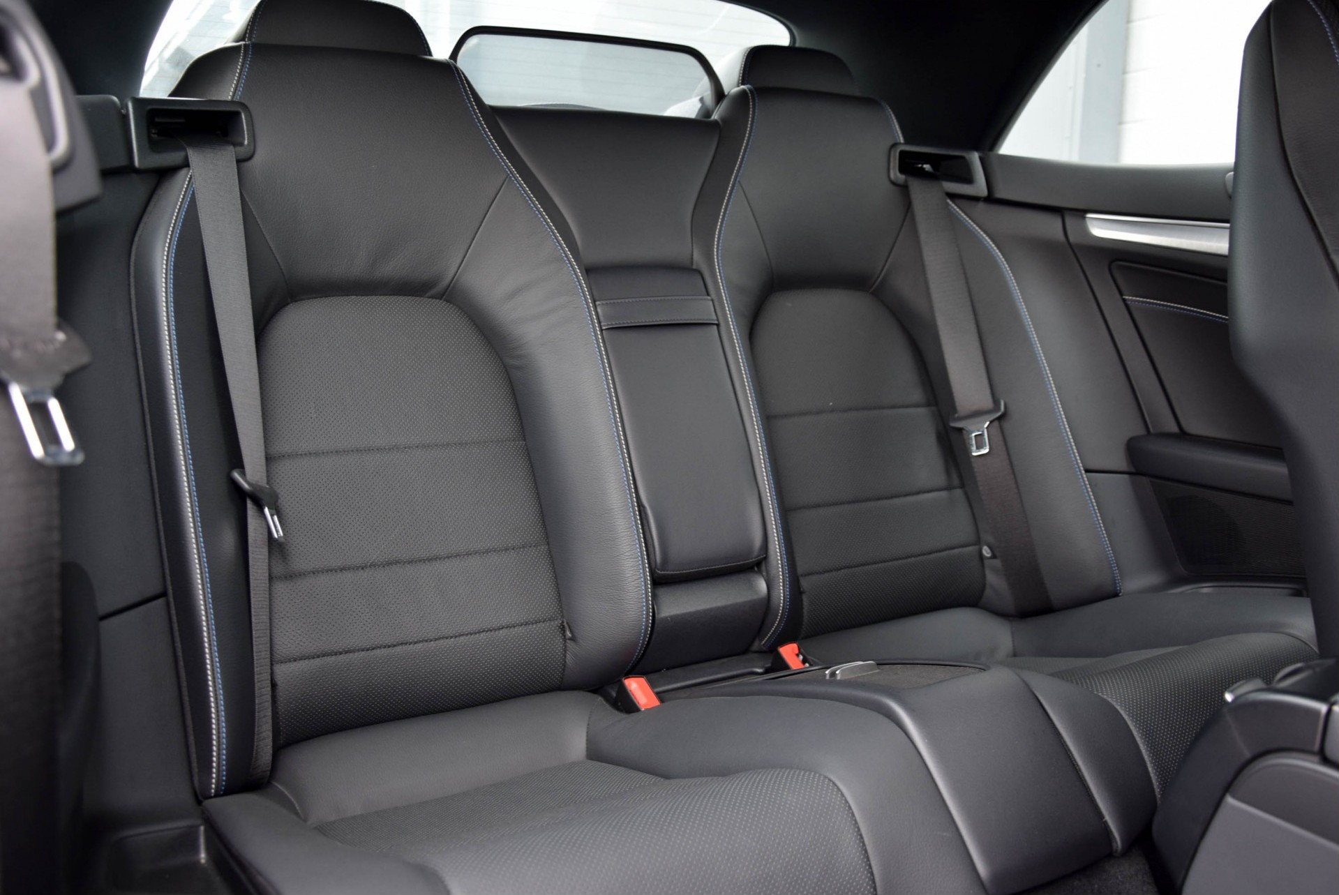 Mercedes-Benz E-Klasse Cabrio 250 SPORT EDITION AMG Distronic/Comand/360/Mem/ILS Aut7 Foto 6