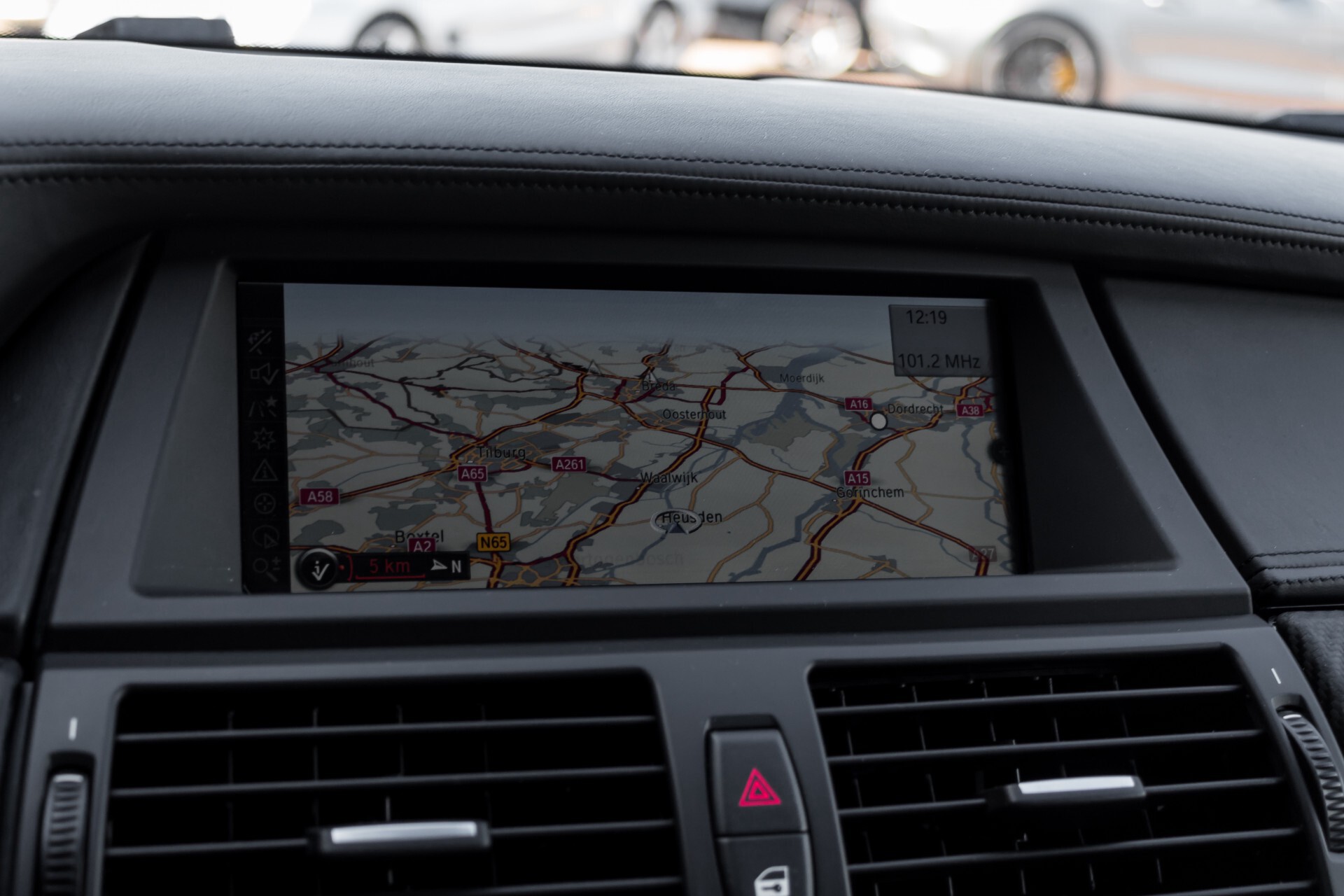 BMW X6 4.4i M Pano/Adaptive Drive/HUD/Keyless/360camera/TV/Drivers Pack/Entertainment/Shadowline Aut6 Foto 15