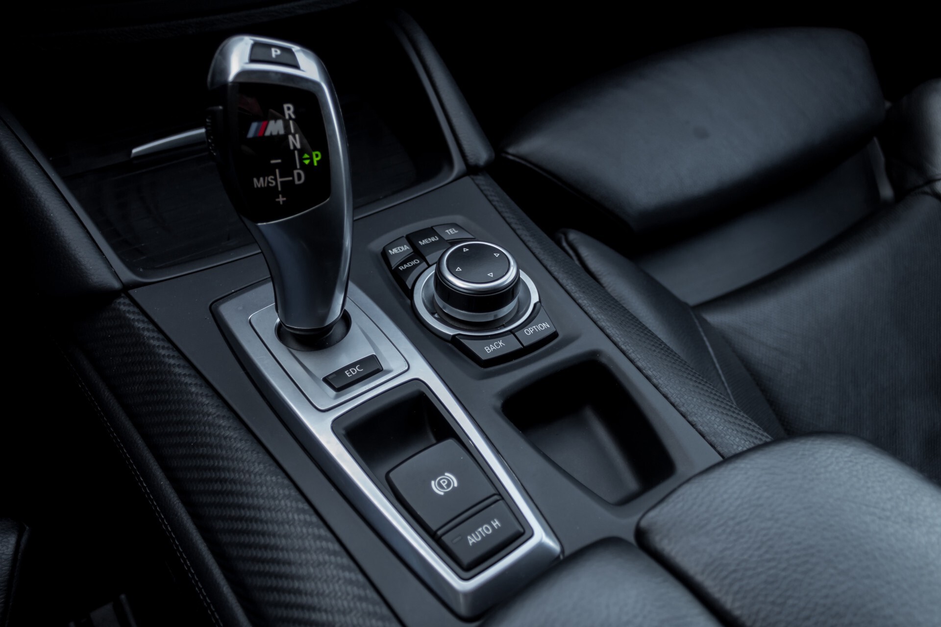 BMW X6 4.4i M Pano/Adaptive Drive/HUD/Keyless/360camera/TV/Drivers Pack/Entertainment/Shadowline Aut6 Foto 20