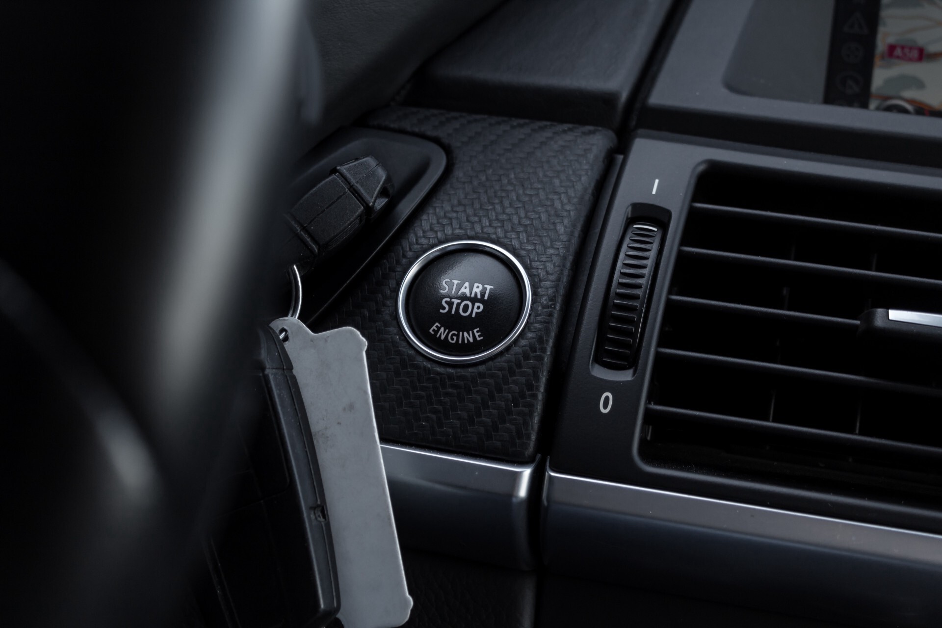 BMW X6 4.4i M Pano/Adaptive Drive/HUD/Keyless/360camera/TV/Drivers Pack/Entertainment/Shadowline Aut6 Foto 26