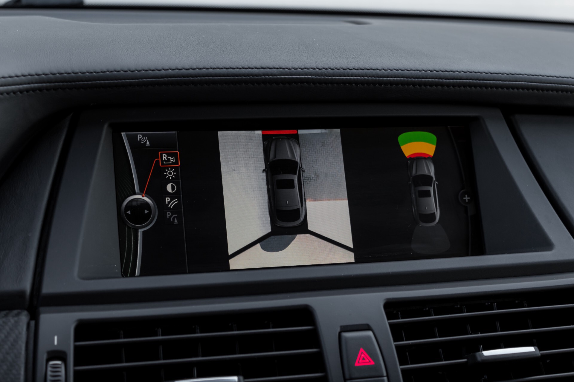 BMW X6 4.4i M Pano/Adaptive Drive/HUD/Keyless/360camera/TV/Drivers Pack/Entertainment/Shadowline Aut6 Foto 29