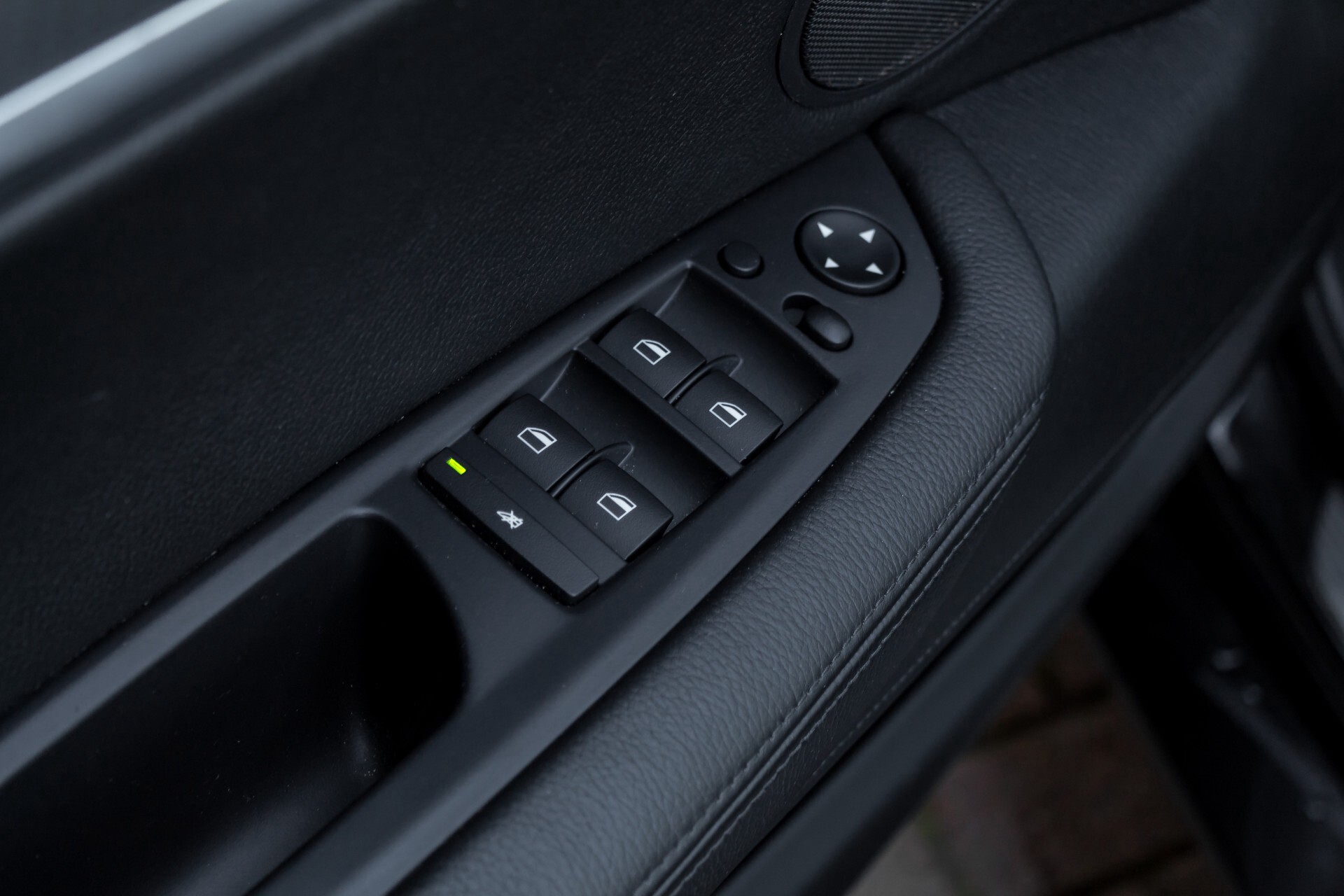 BMW X6 4.4i M Pano/Adaptive Drive/HUD/Keyless/360camera/TV/Drivers Pack/Entertainment/Shadowline Aut6 Foto 33