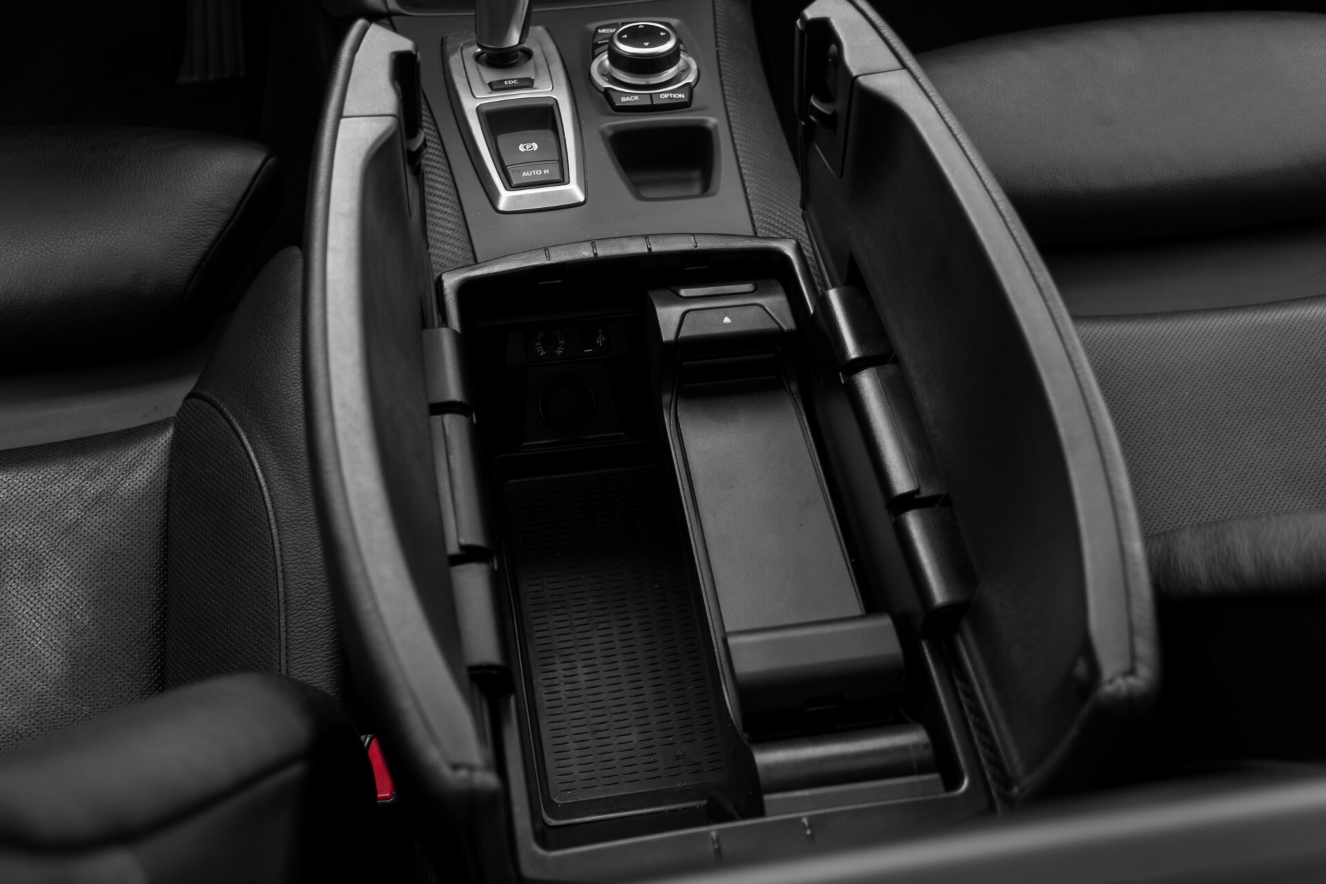 BMW X6 4.4i M Pano/Adaptive Drive/HUD/Keyless/360camera/TV/Drivers Pack/Entertainment/Shadowline Aut6 Foto 34