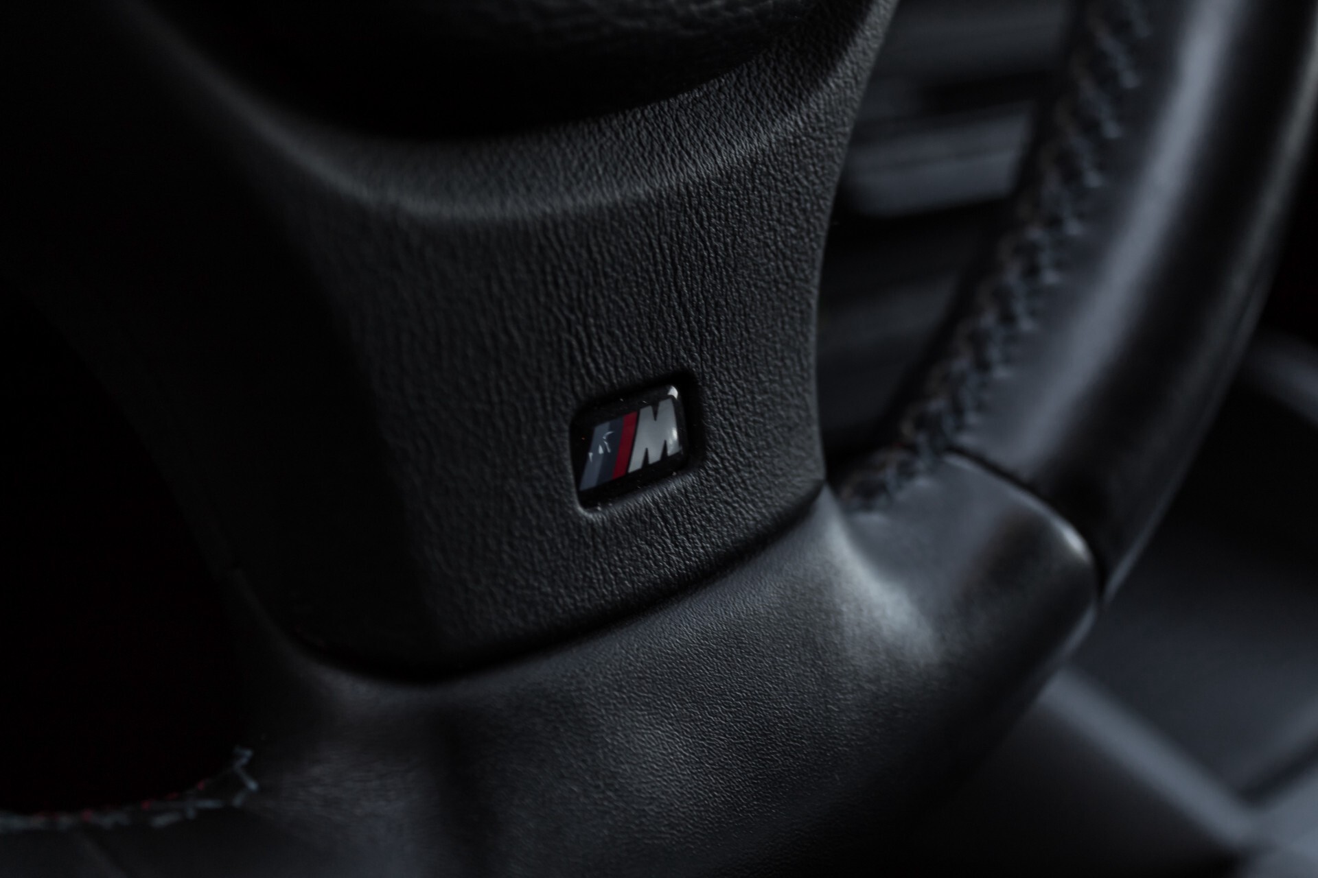 BMW X6 4.4i M Pano/Adaptive Drive/HUD/Keyless/360camera/TV/Drivers Pack/Entertainment/Shadowline Aut6 Foto 37