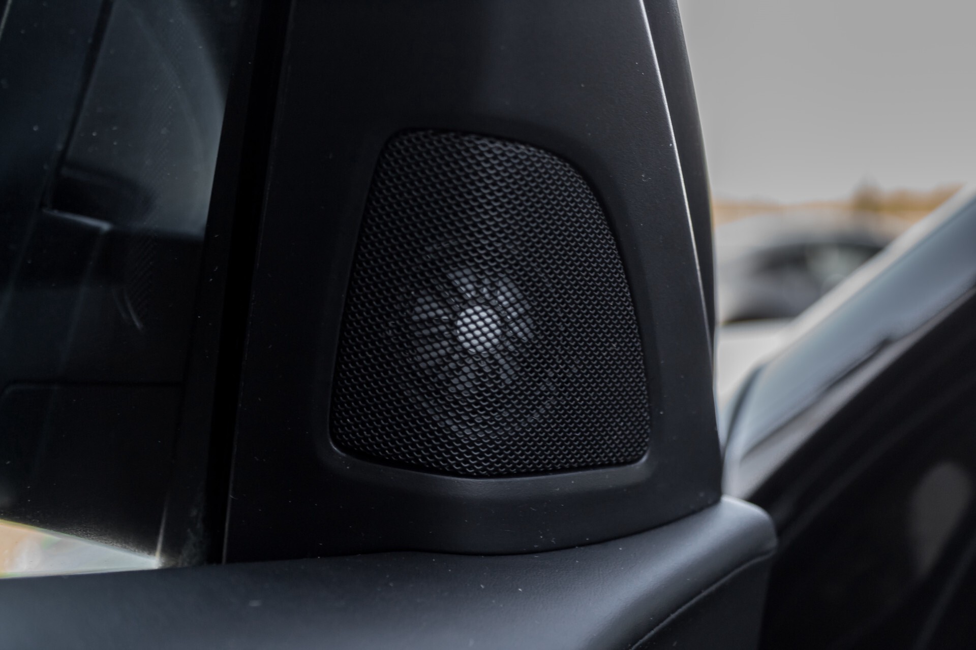 BMW X6 4.4i M Pano/Adaptive Drive/HUD/Keyless/360camera/TV/Drivers Pack/Entertainment/Shadowline Aut6 Foto 44