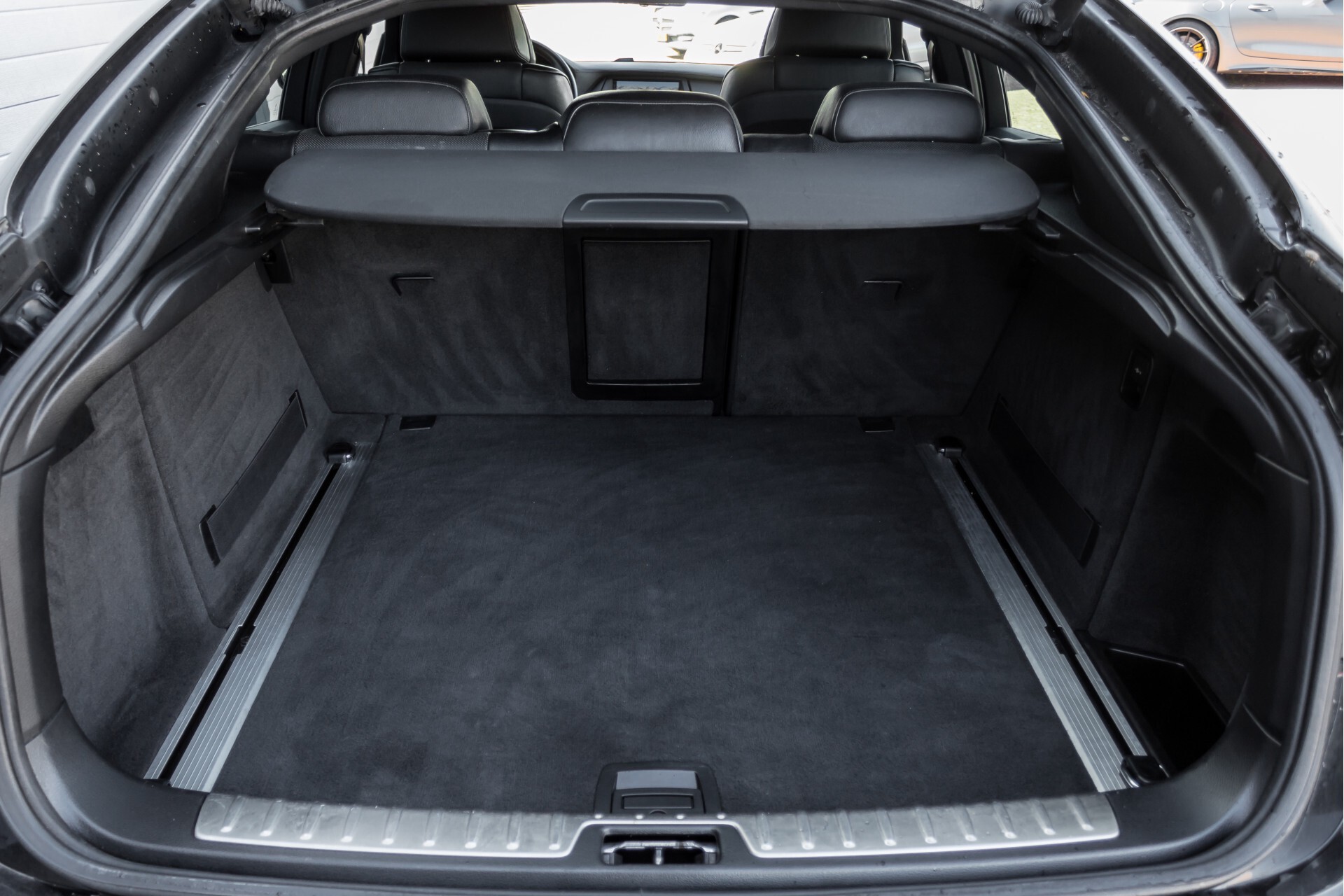 BMW X6 4.4i M Pano/Adaptive Drive/HUD/Keyless/360camera/TV/Drivers Pack/Entertainment/Shadowline Aut6 Foto 47