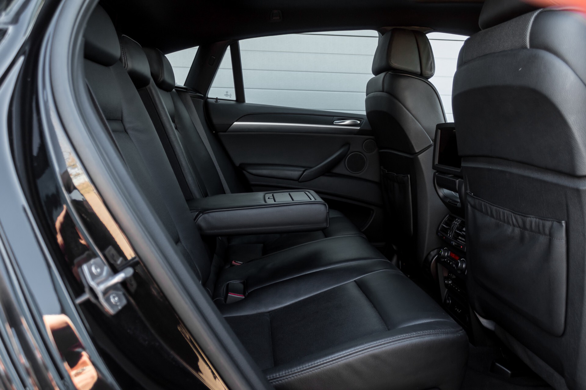 BMW X6 4.4i M Pano/Adaptive Drive/HUD/Keyless/360camera/TV/Drivers Pack/Entertainment/Shadowline Aut6 Foto 5